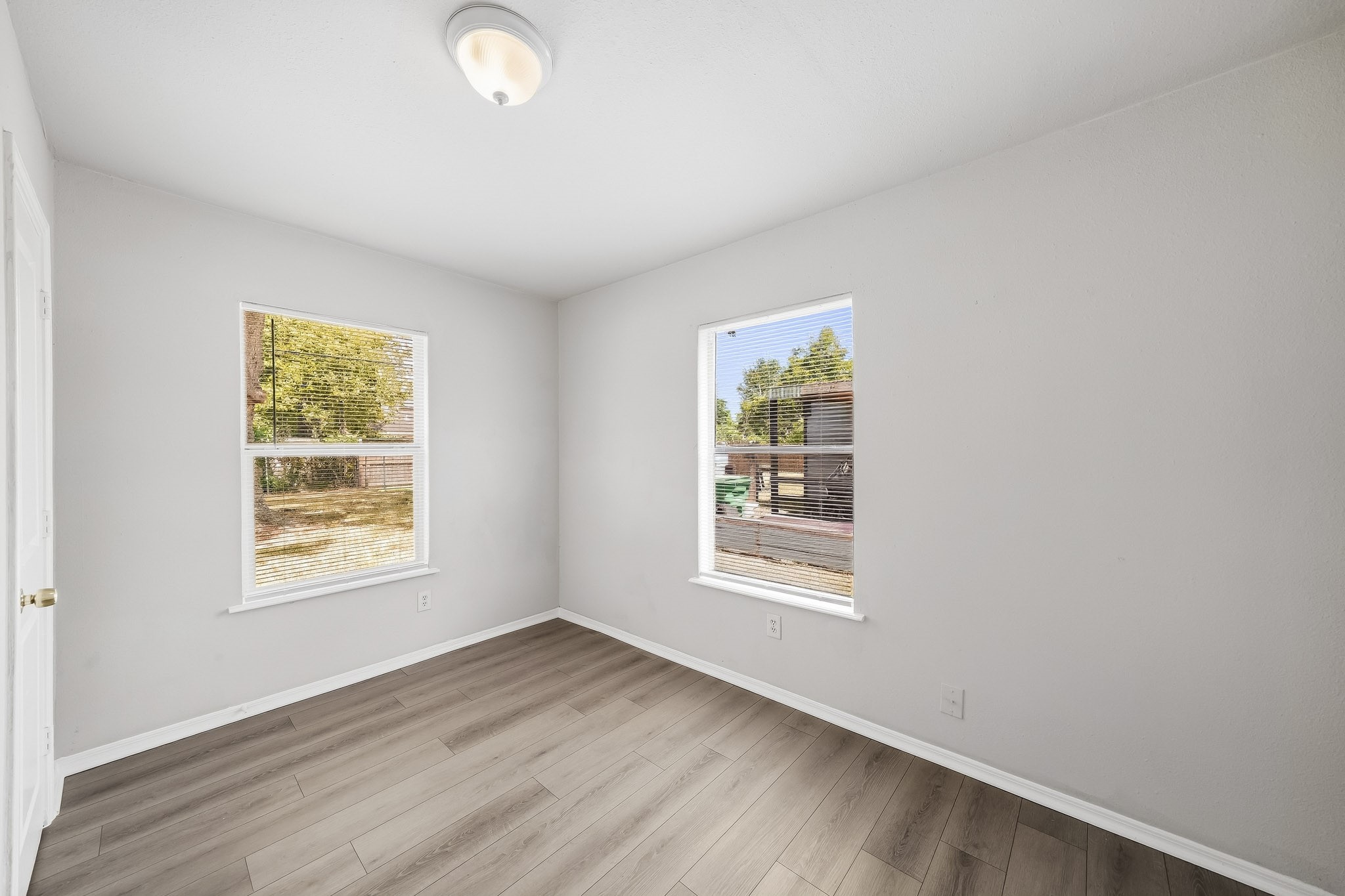 5303 Ridgeway Drive Property Photo 7
