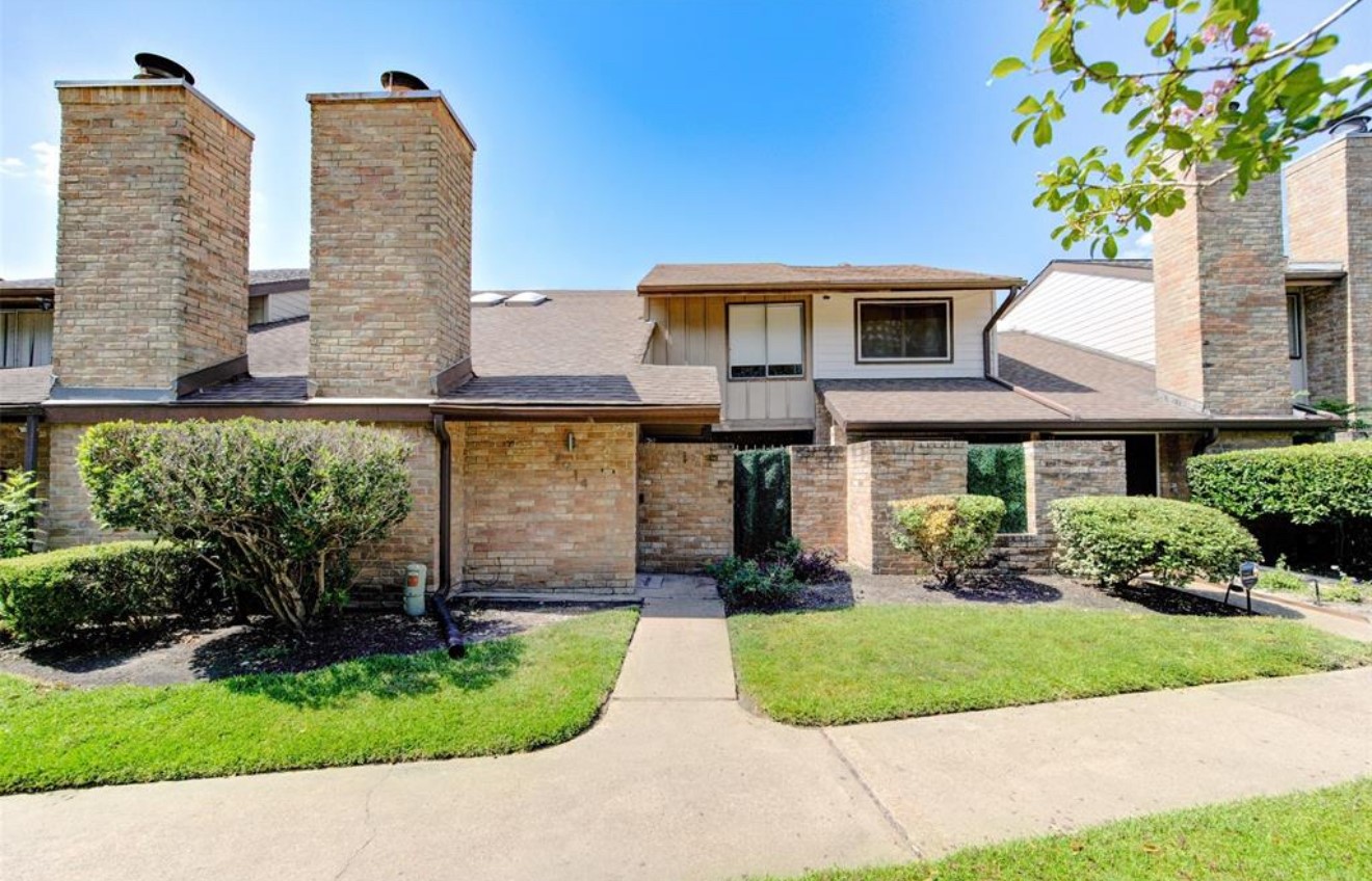 7914 Ellinger Lane Property Photo