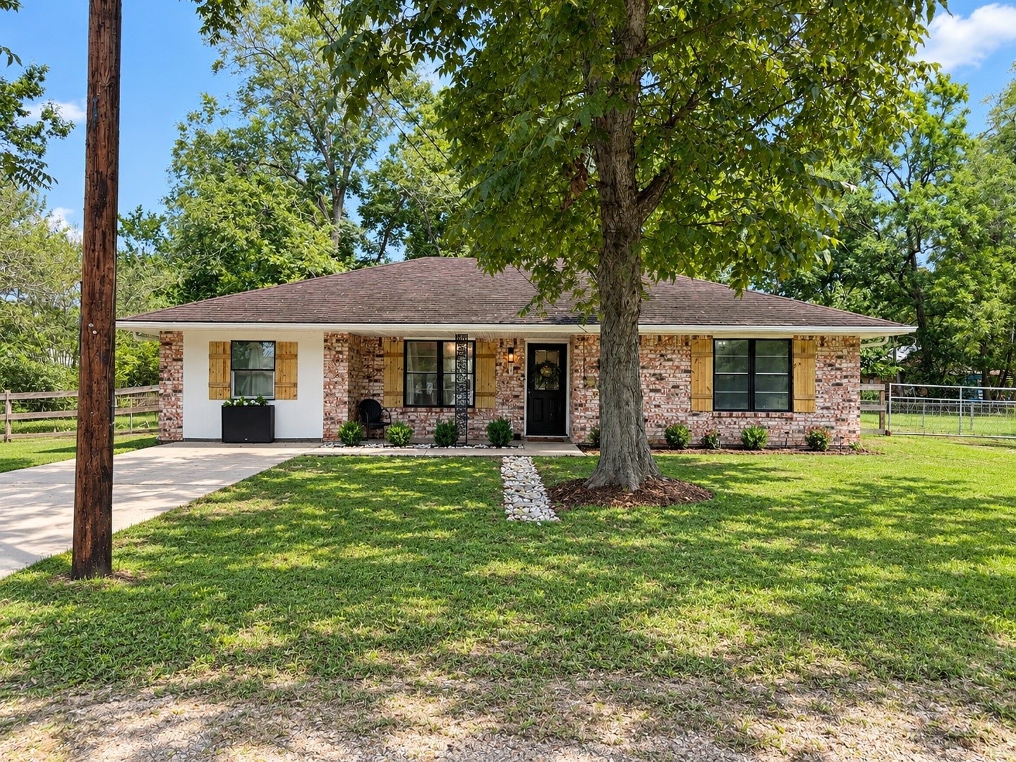 203 Peach Property Photo 1