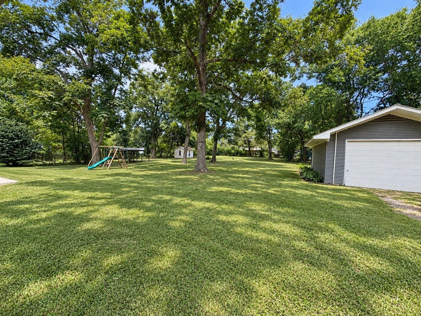 203 Peach Property Photo 4