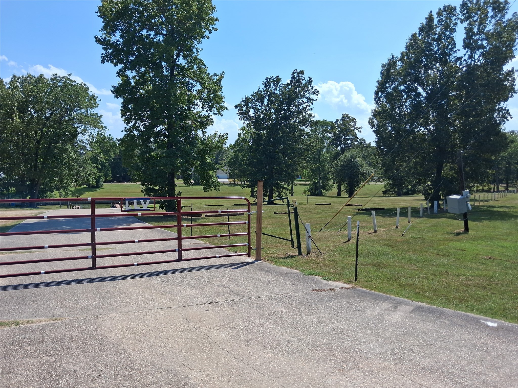 915 Meridian Property Photo 4