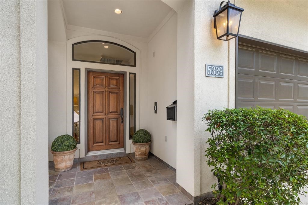 5339 Mcculloch Circle Property Photo 2