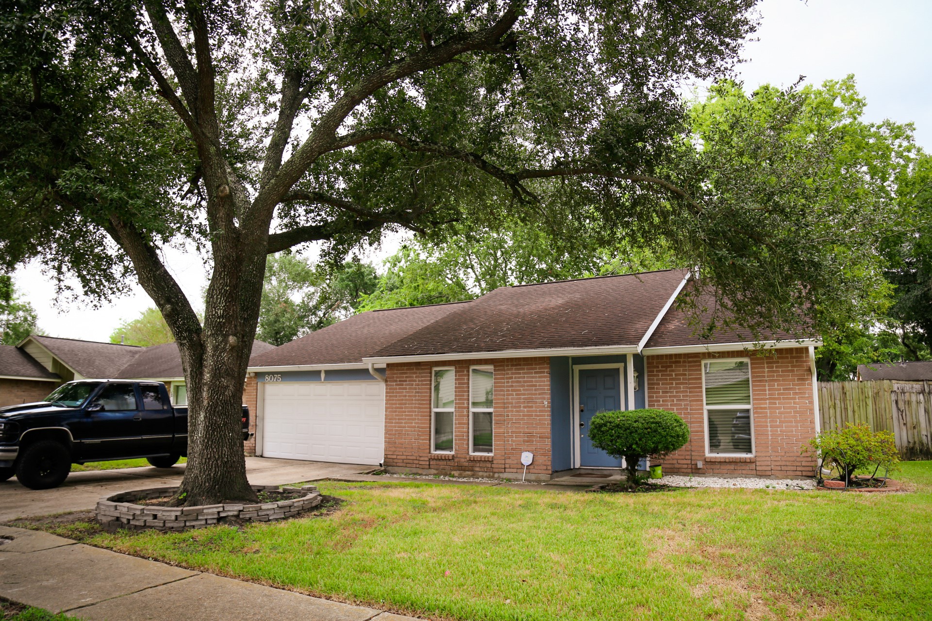 8075 Split Pine Drive Property Photo 1