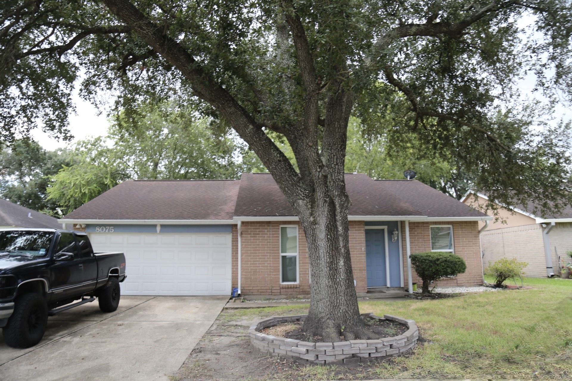 8075 Split Pine Drive Property Photo 2