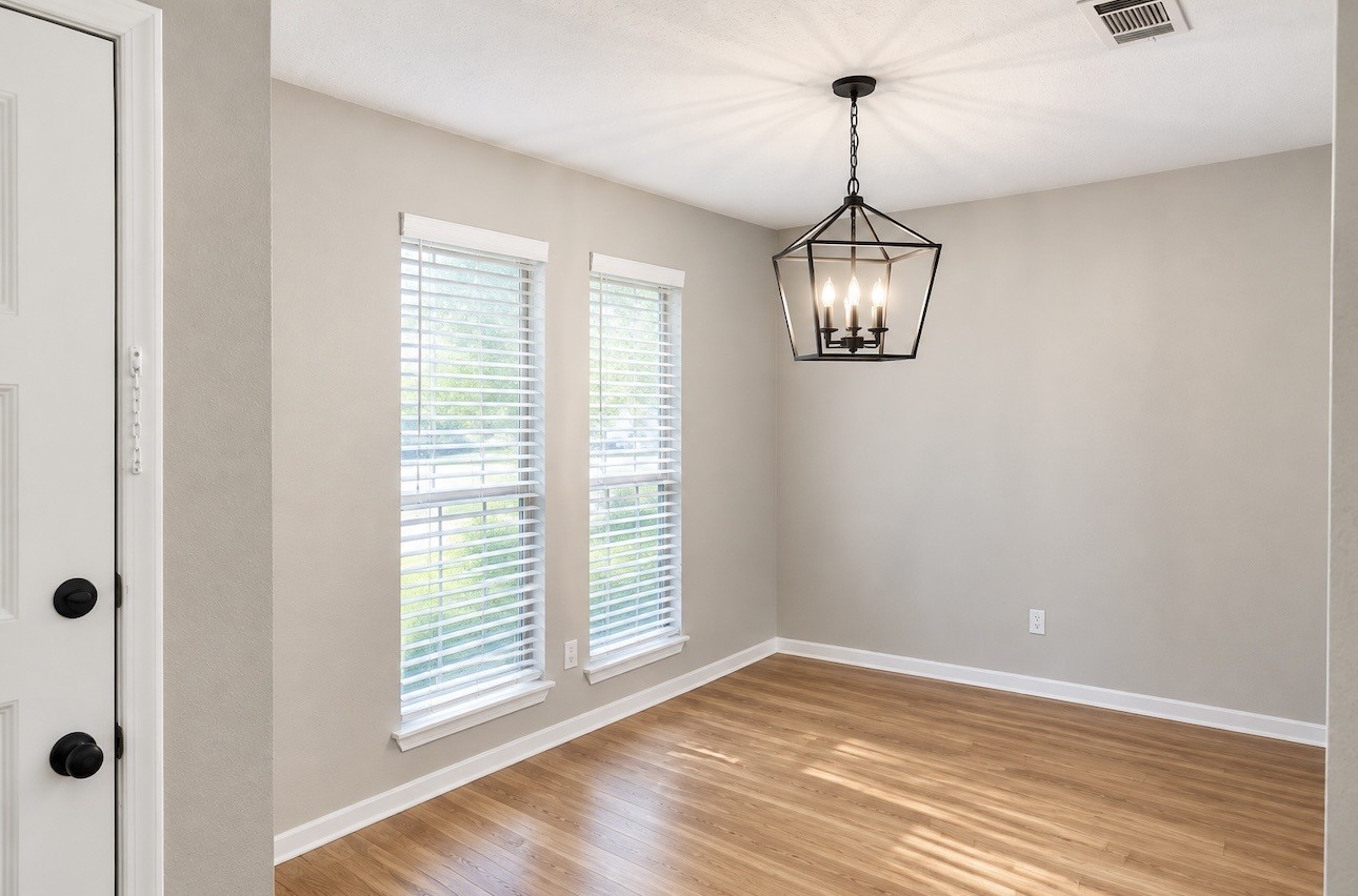 8075 Split Pine Drive Property Photo 4