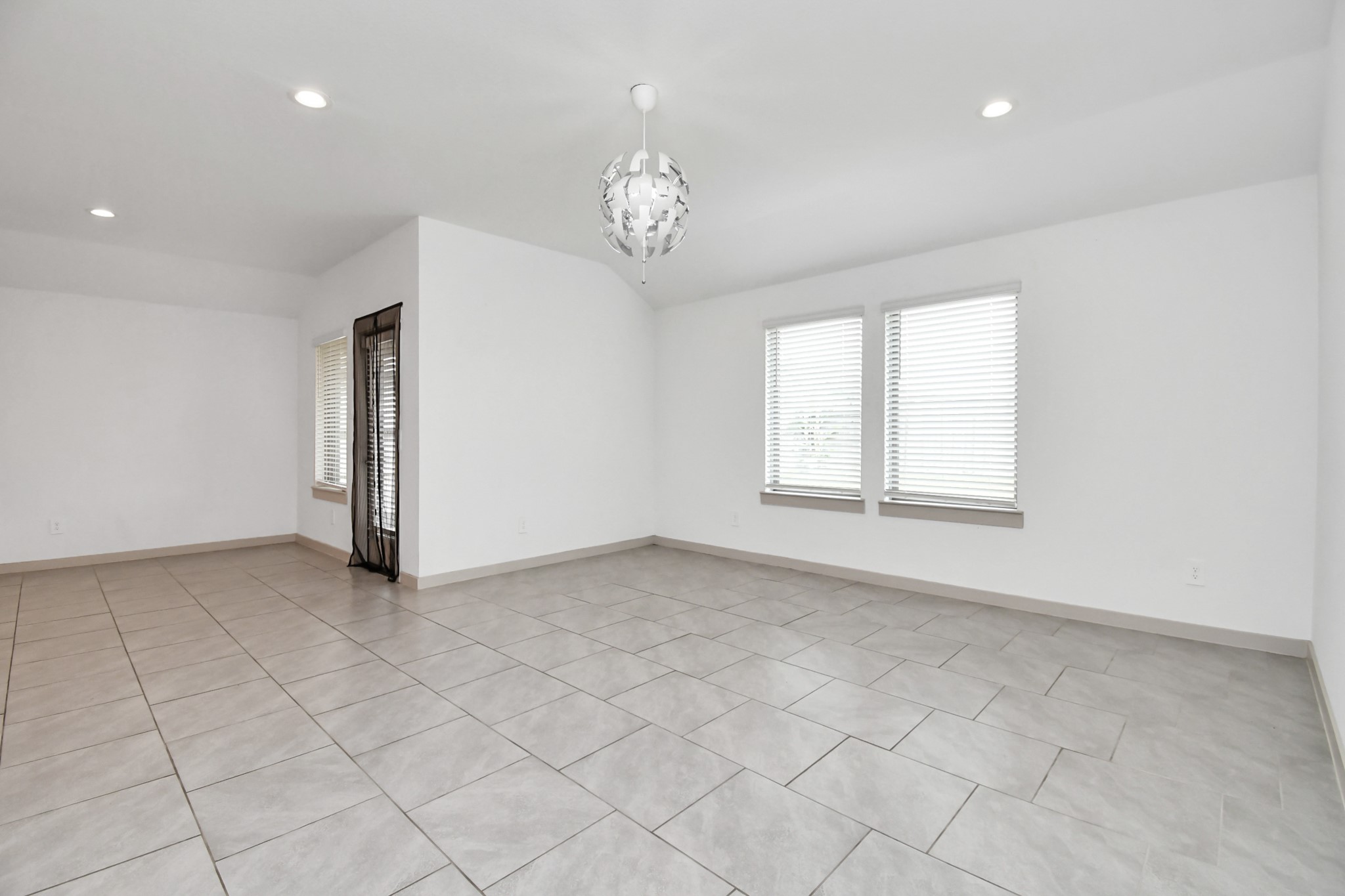 3943 Canyon Shore Lane Property Photo 8