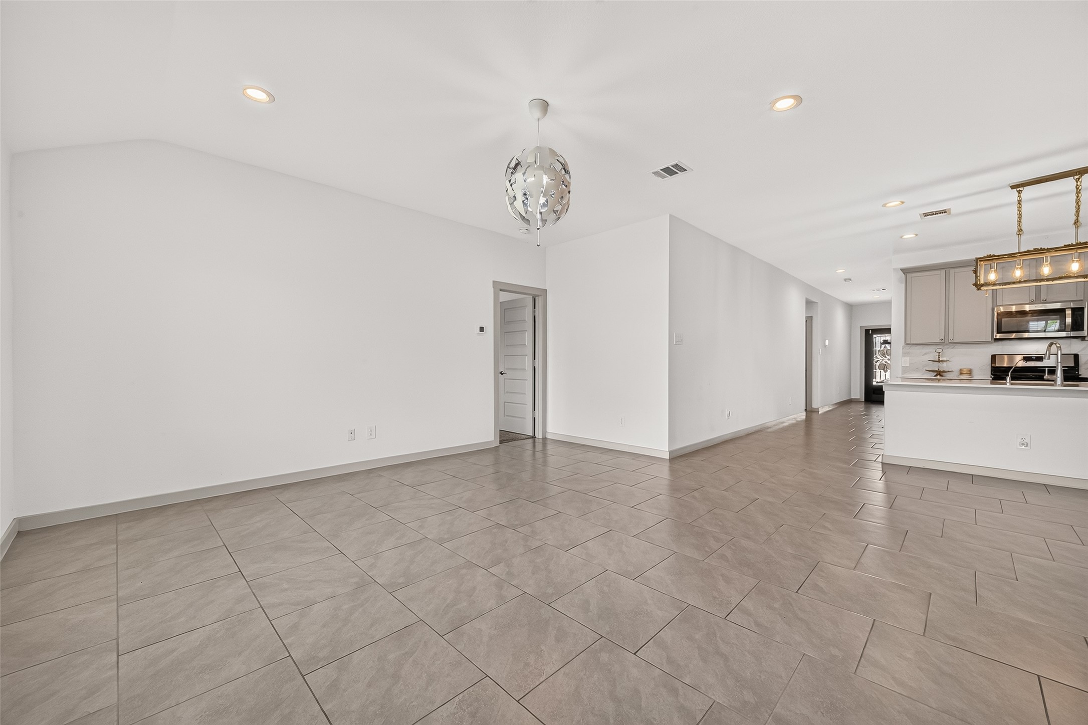 3943 Canyon Shore Lane Property Photo 10