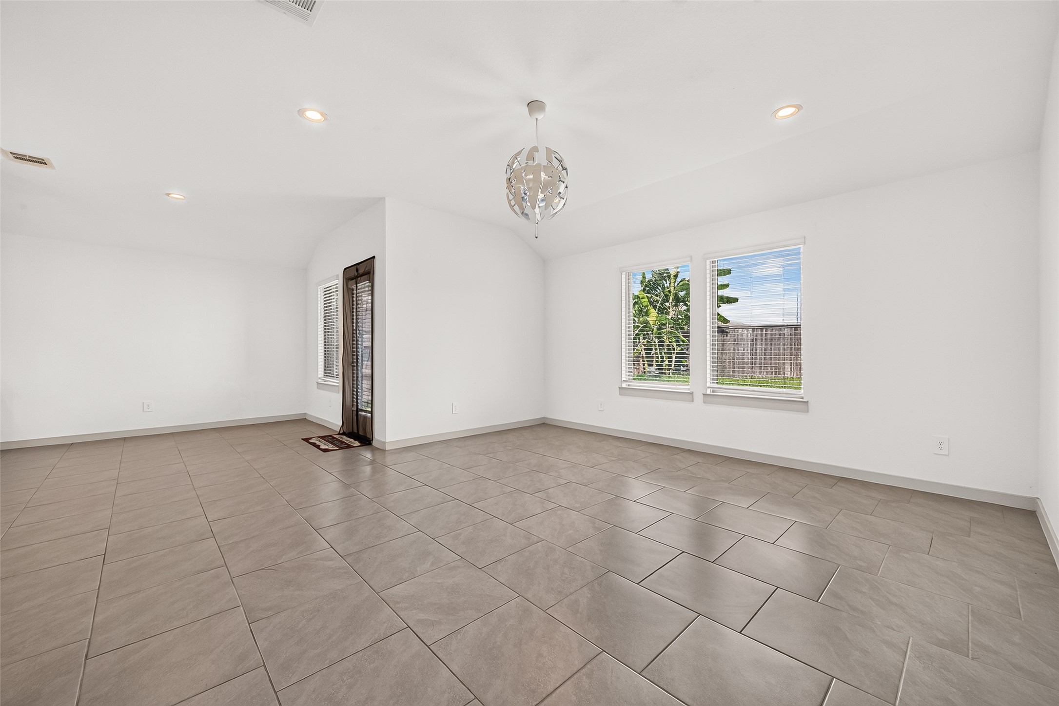 3943 Canyon Shore Lane Property Photo 13
