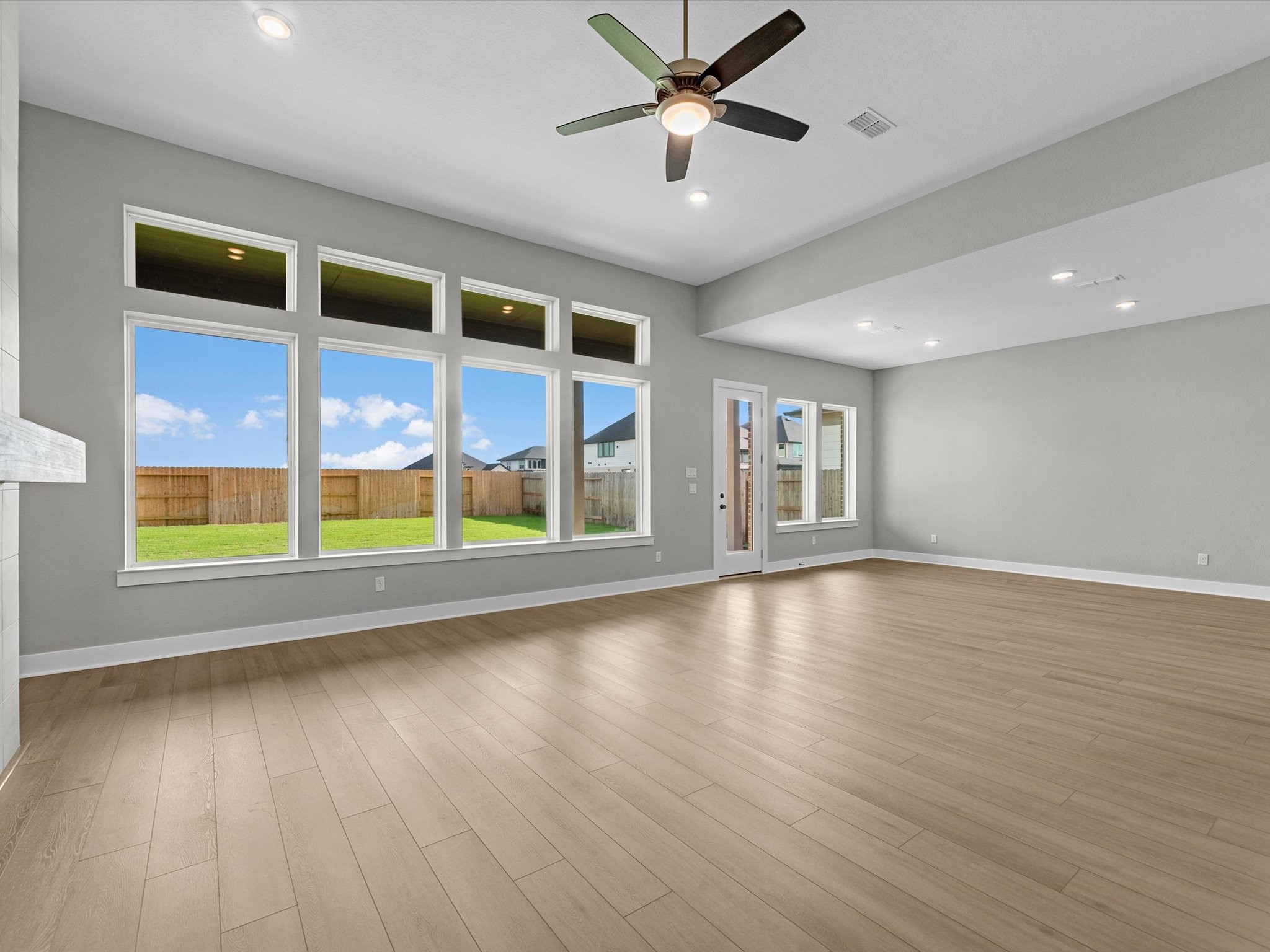 18422 Red Dahlia Road Property Photo 7