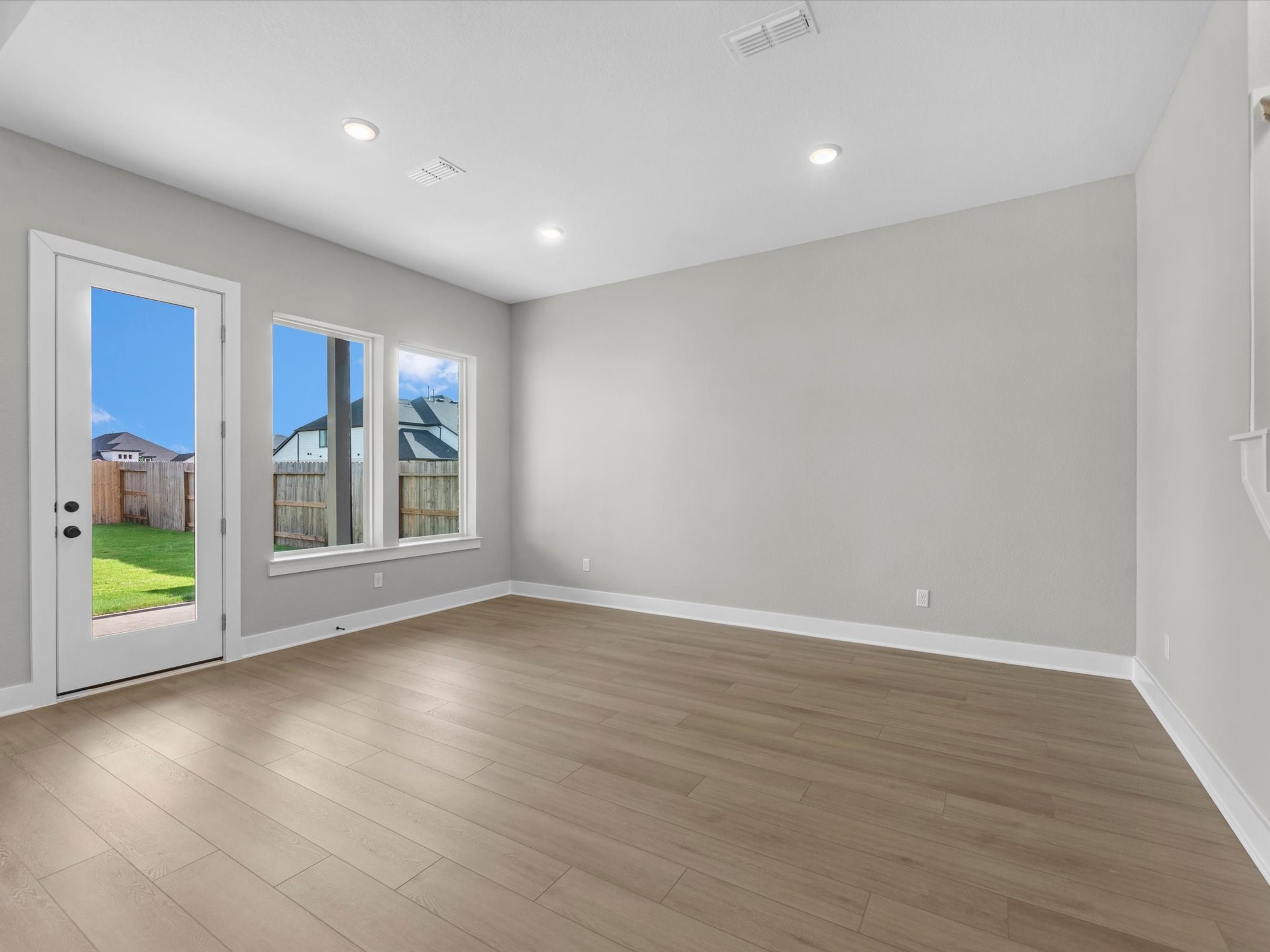 18422 Red Dahlia Road Property Photo 9