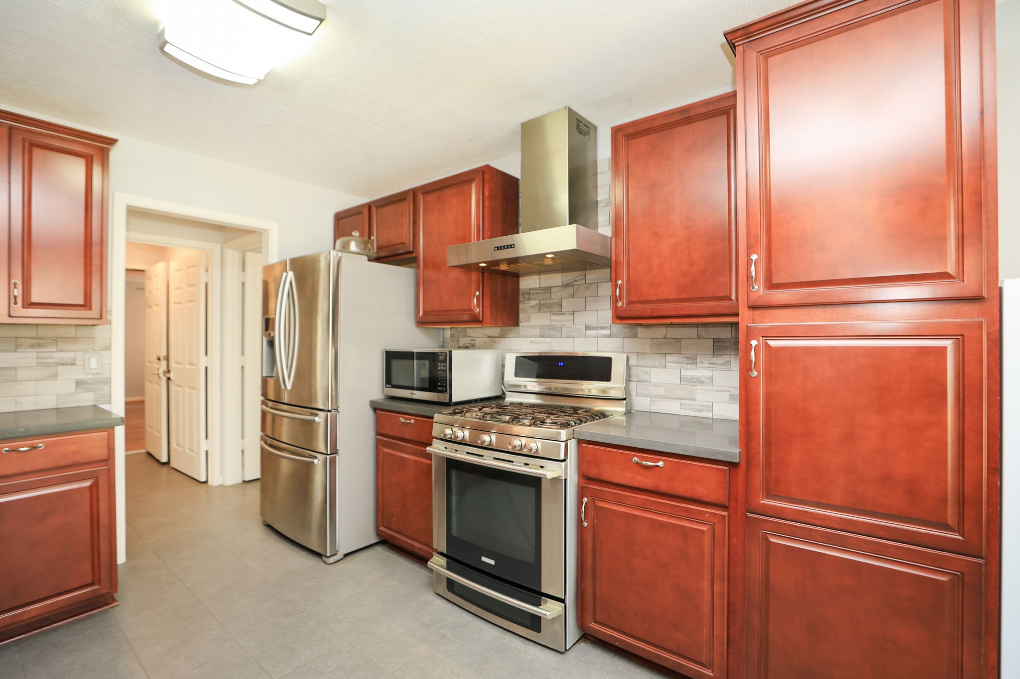 10403 Twin Oak Drive Property Photo 7