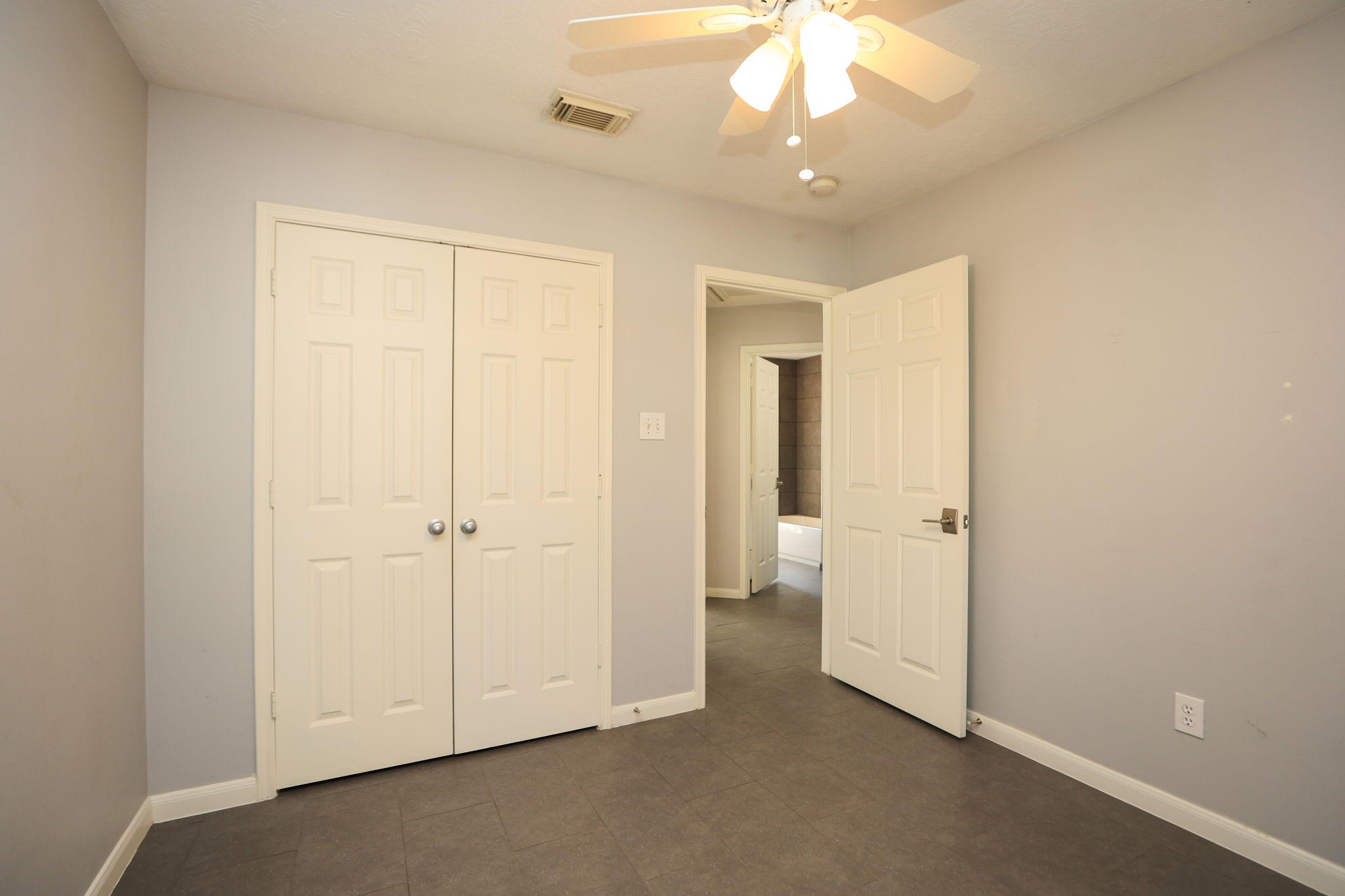 10403 Twin Oak Drive Property Photo 19