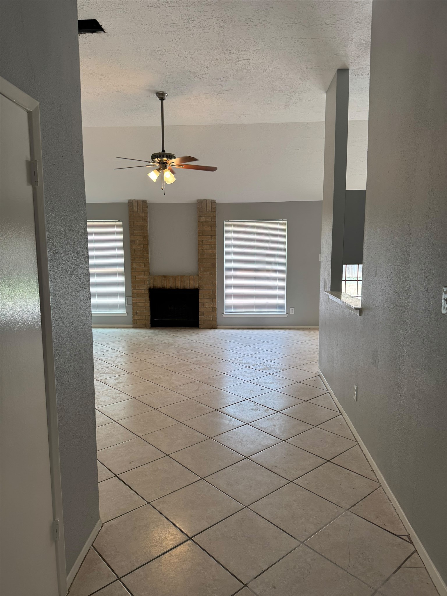 4207 Maple Cross Drive Property Photo 3