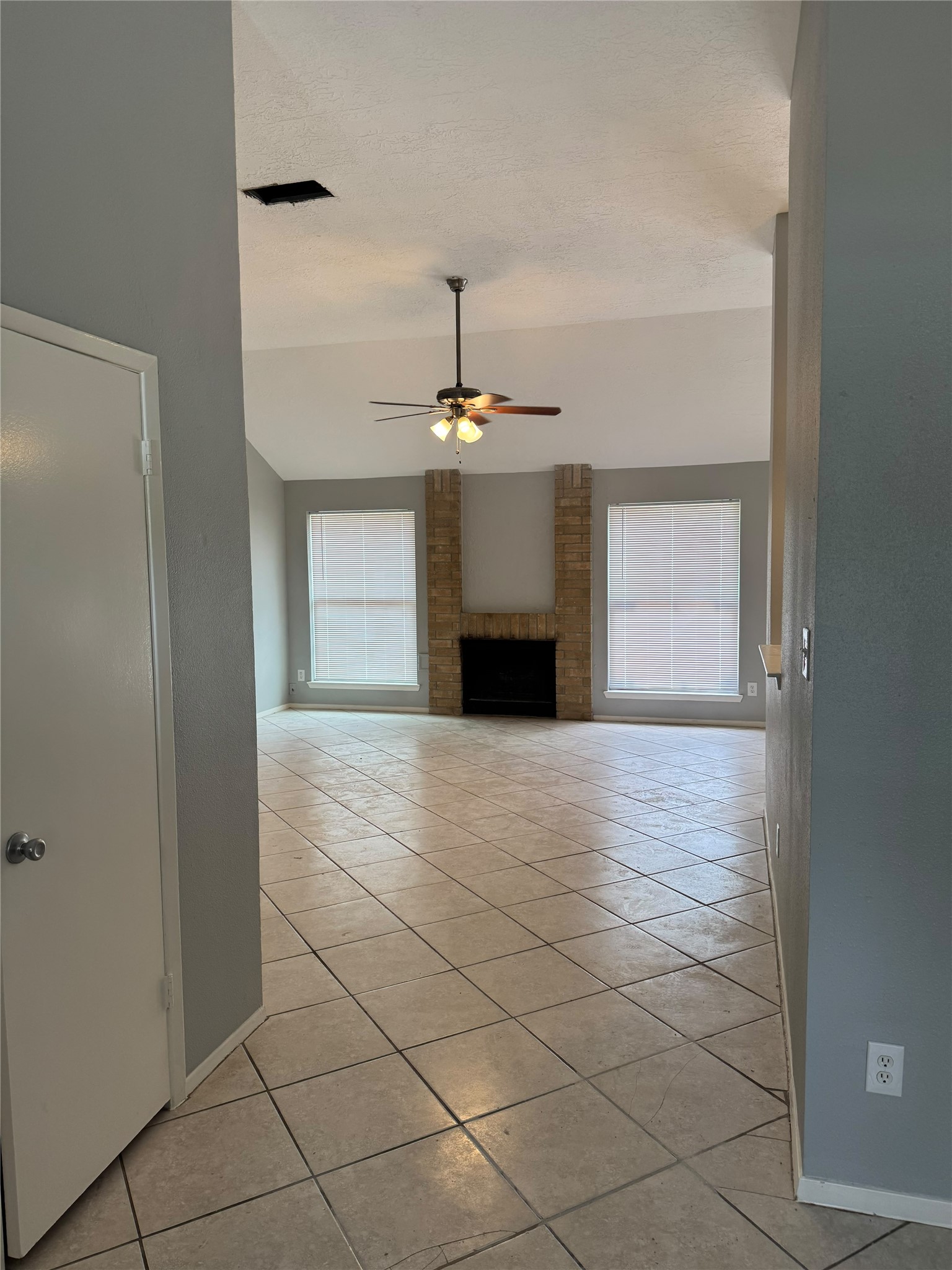 4207 Maple Cross Drive Property Photo 17