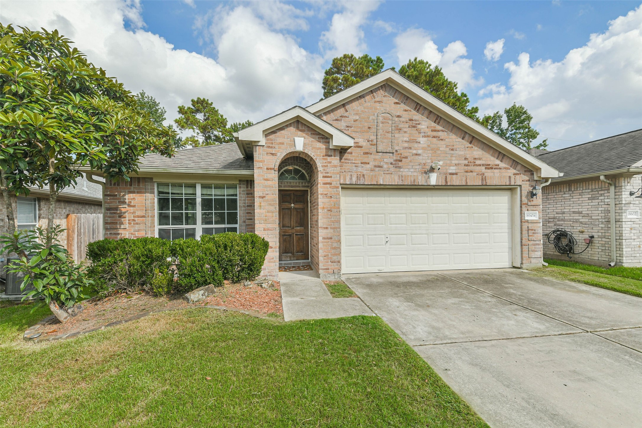 18606 Walden Glen Circle Property Photo 1