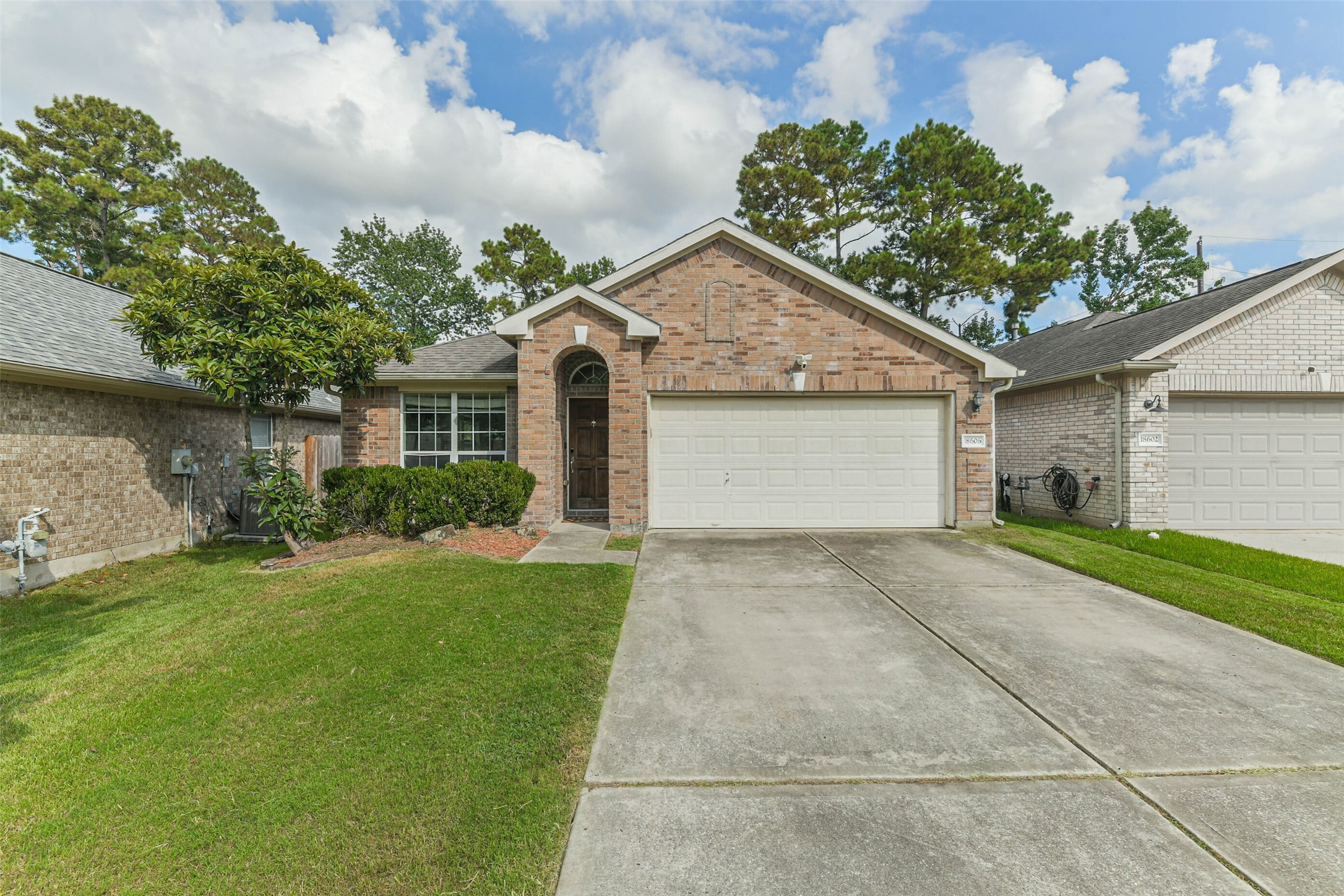 18606 Walden Glen Circle Property Photo 3