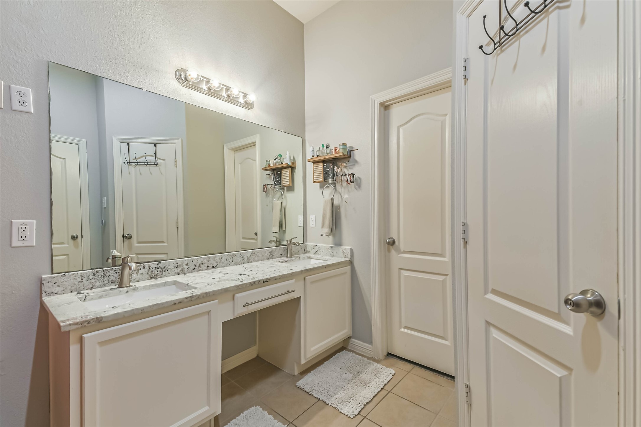 18606 Walden Glen Circle Property Photo 24