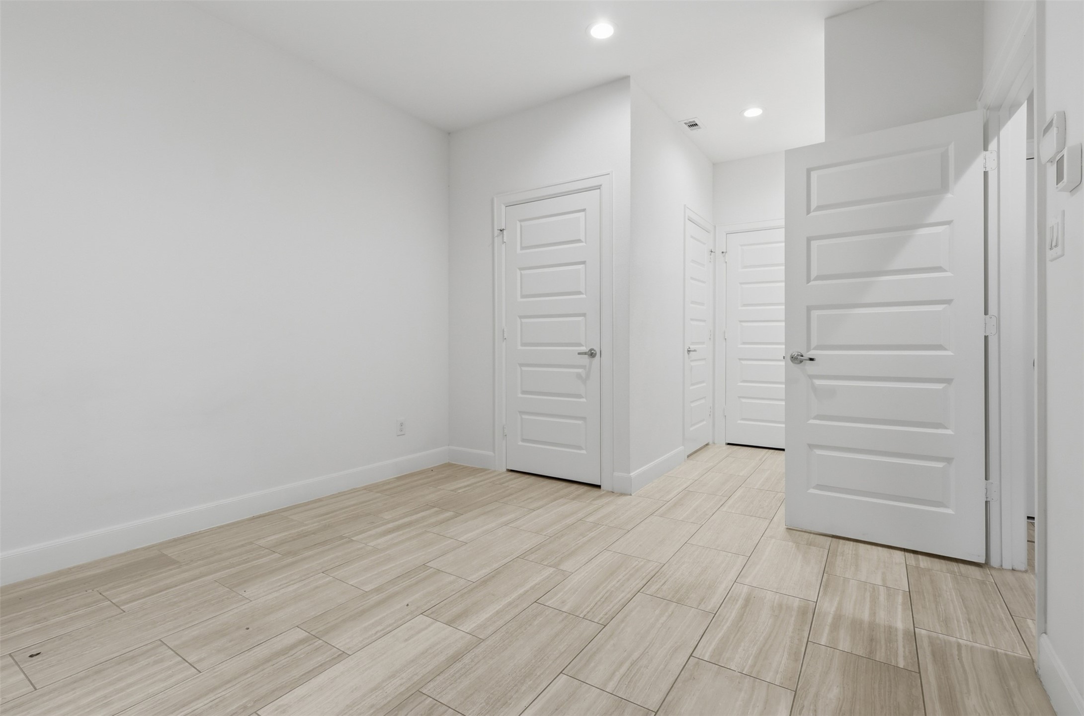 2709 Clinton Drive Property Photo 4