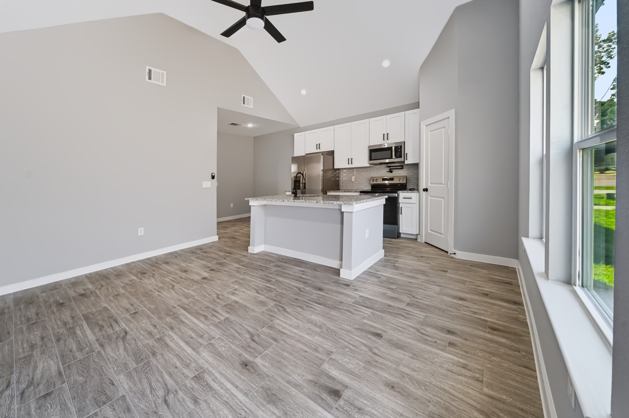 16733 E Hammon Property Photo 6