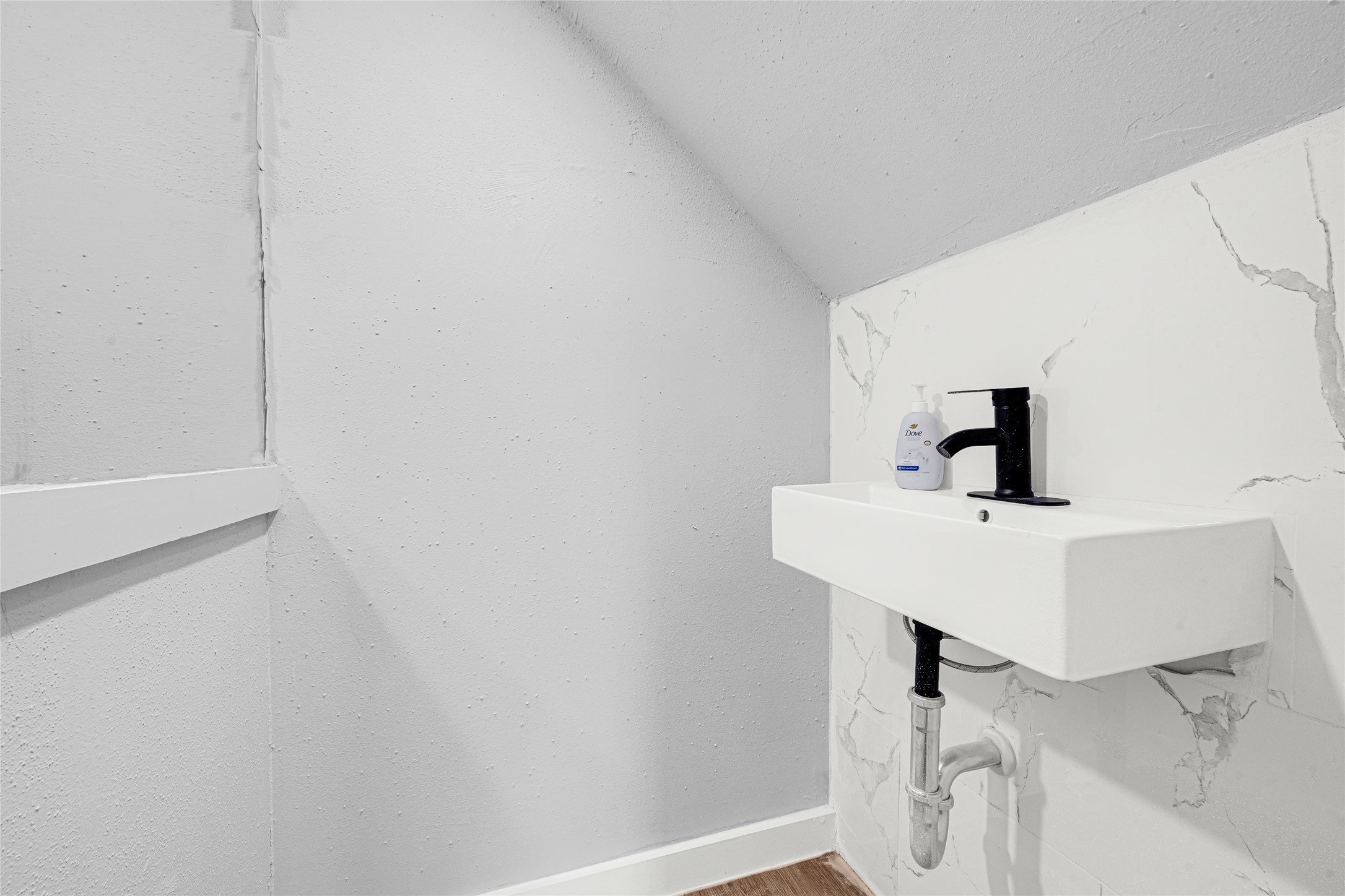 3415 Lapstone Drive Property Photo 6