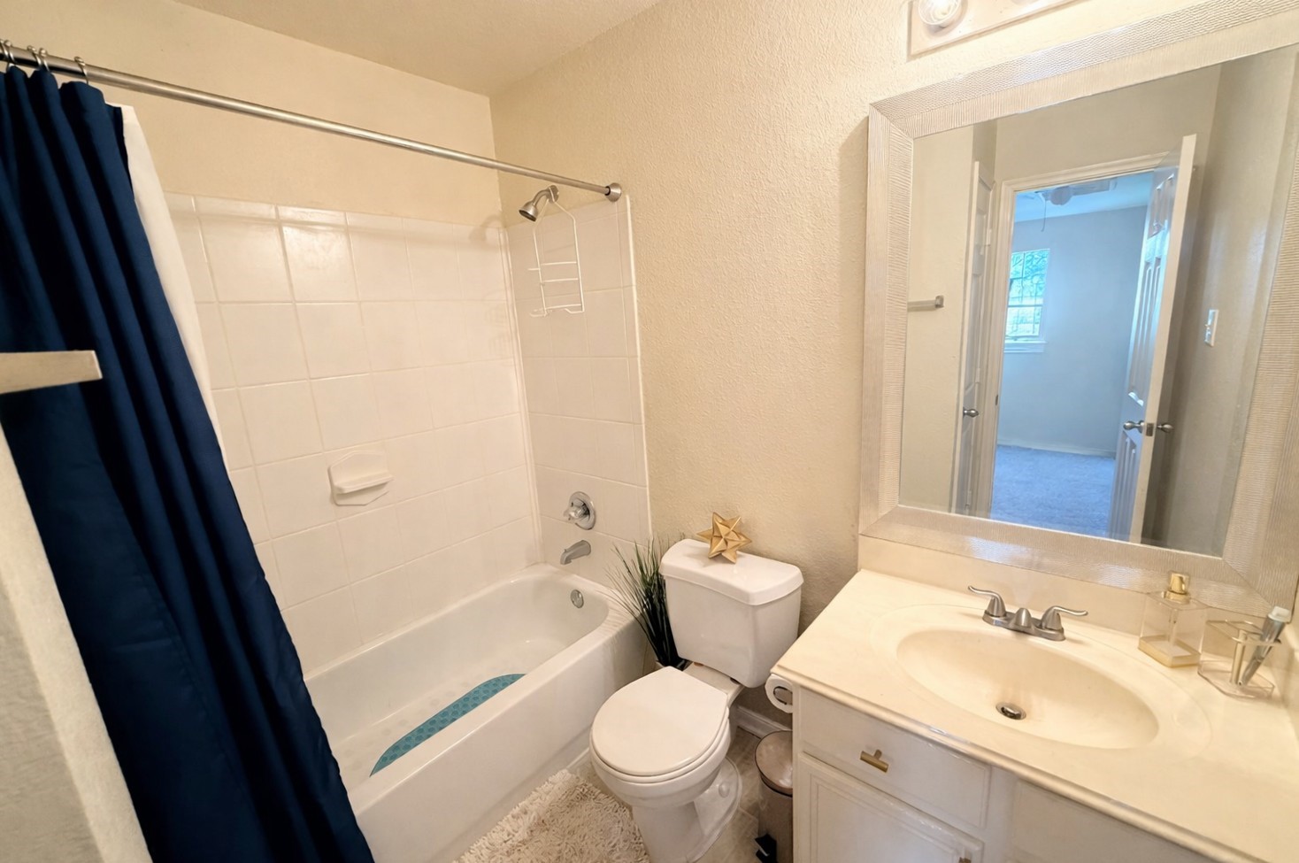 4215 Oakview Creek Lane Property Photo 10