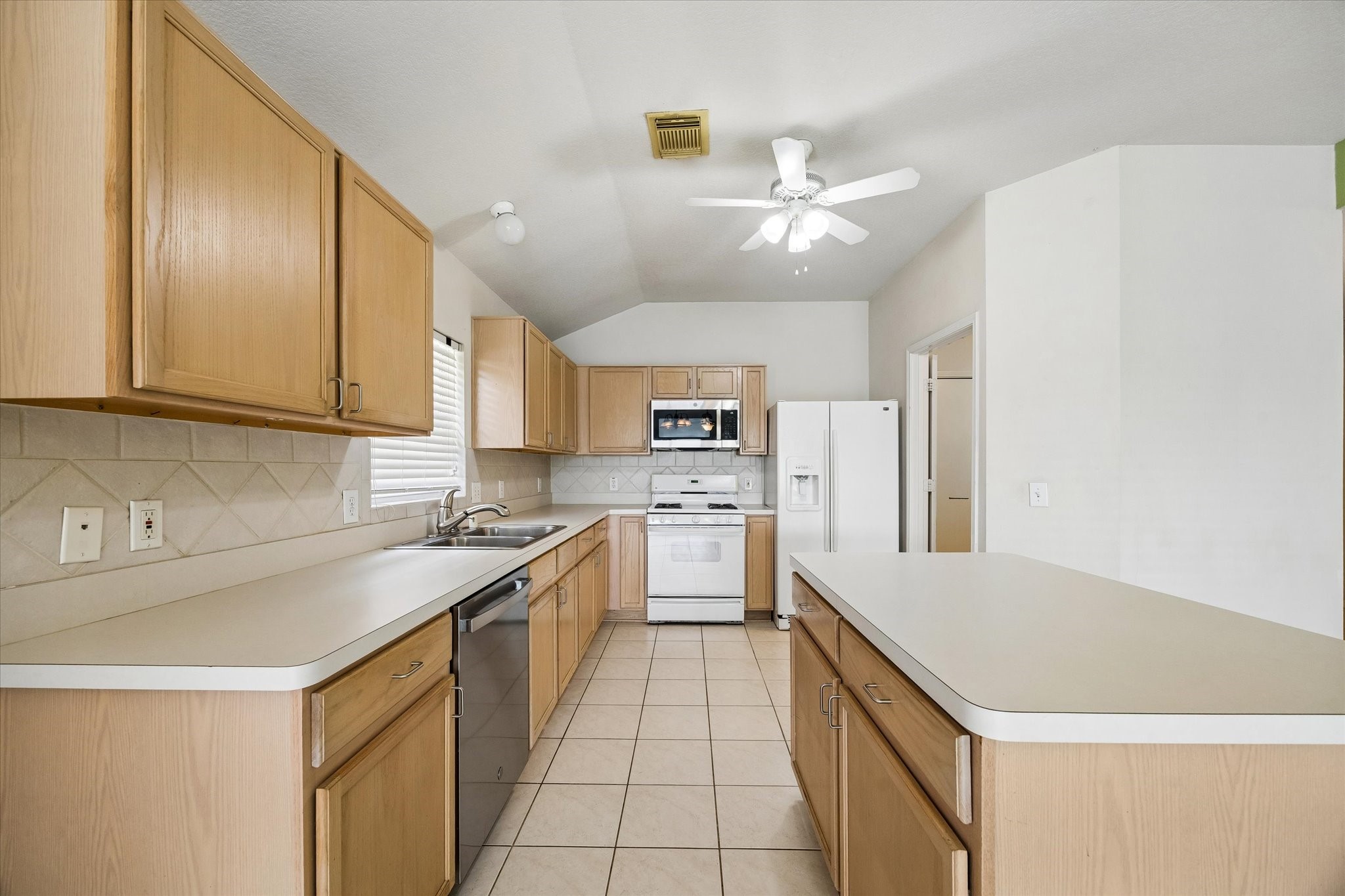 17418 Turquoise Stream Drive Property Photo 7