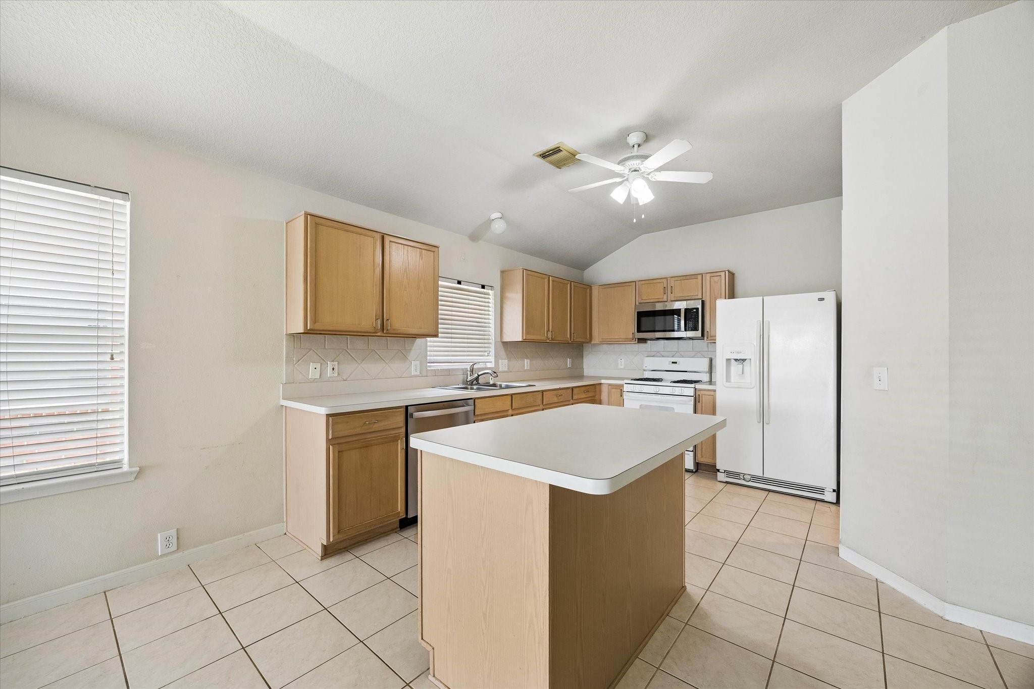 17418 Turquoise Stream Drive Property Photo 8