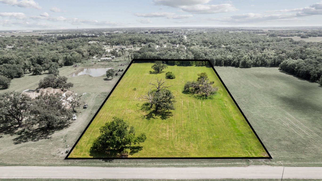 16511 Sun Valley Lane Property Photo 1