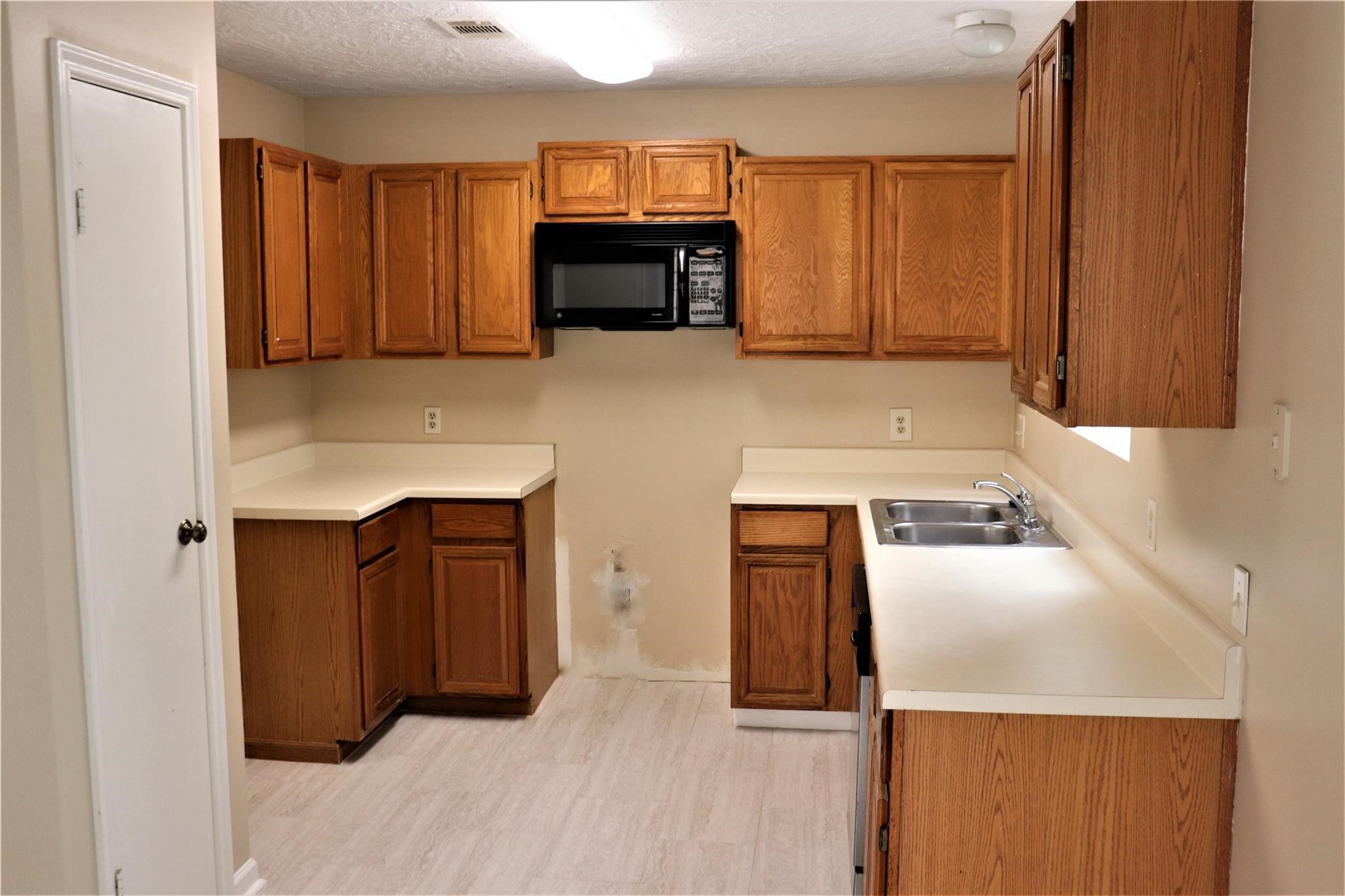 7718 High Village Drive Property Photo 8