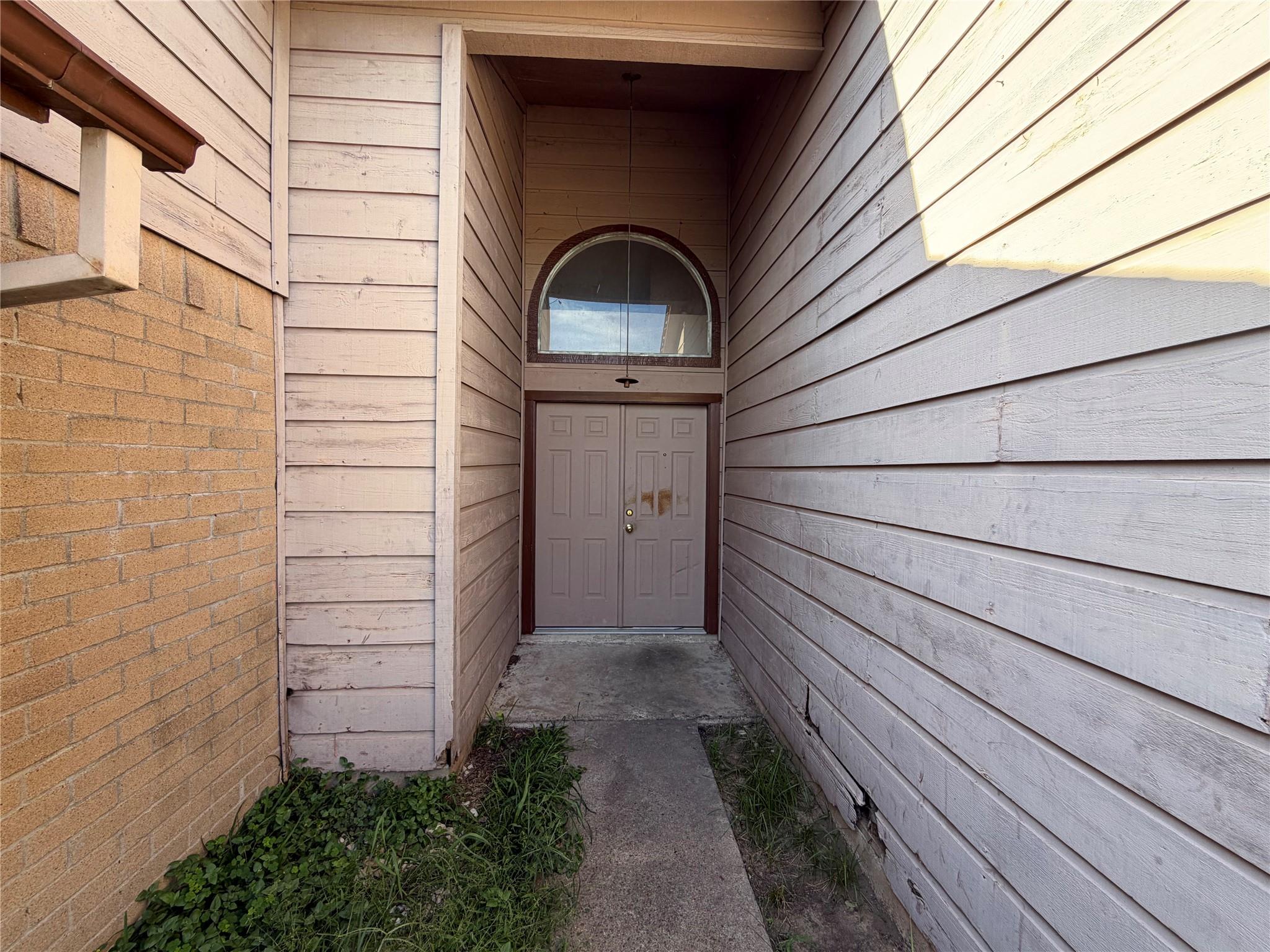16006 Corsair Road Property Photo 8