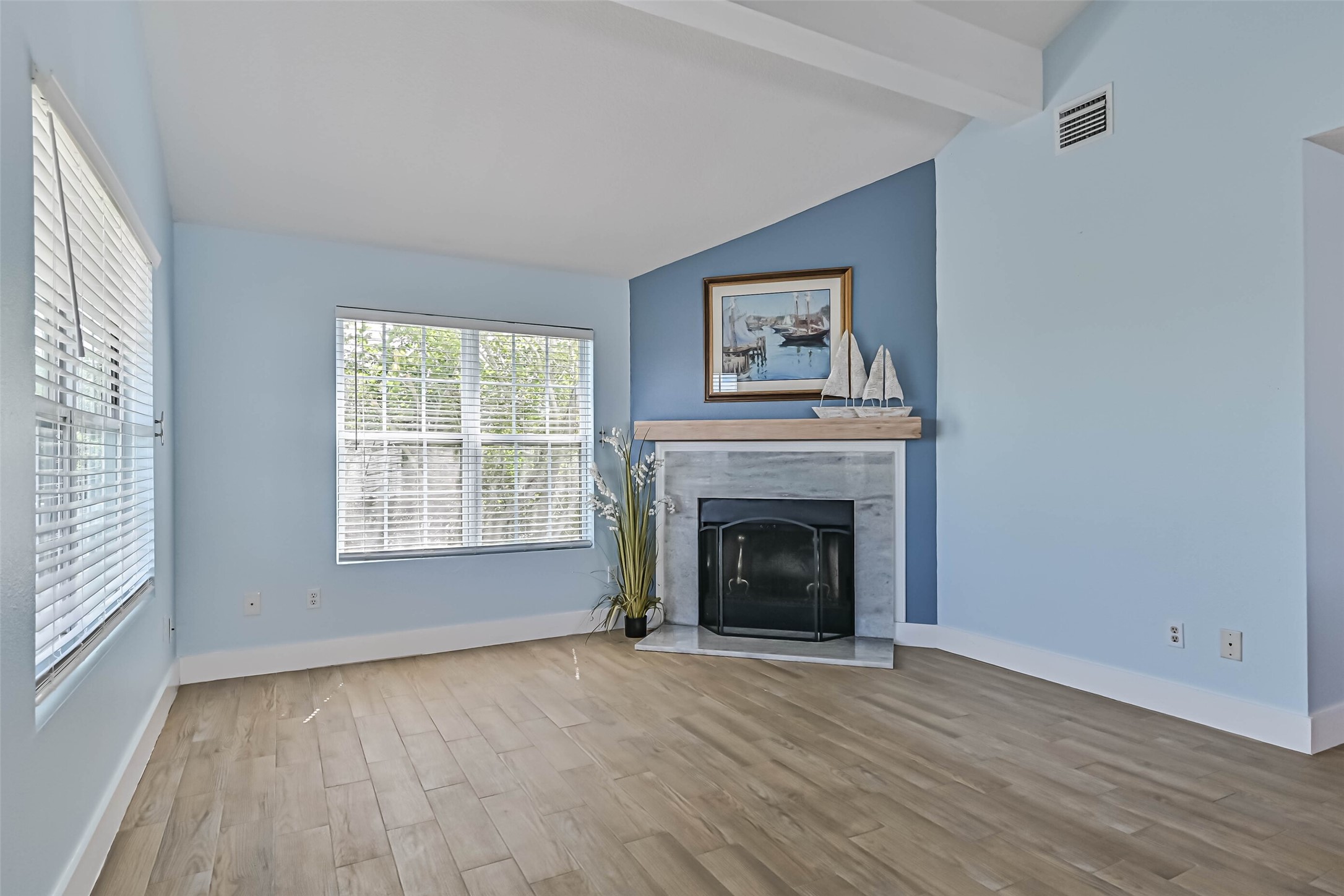 1578 Railroad Avenue Property Photo 6