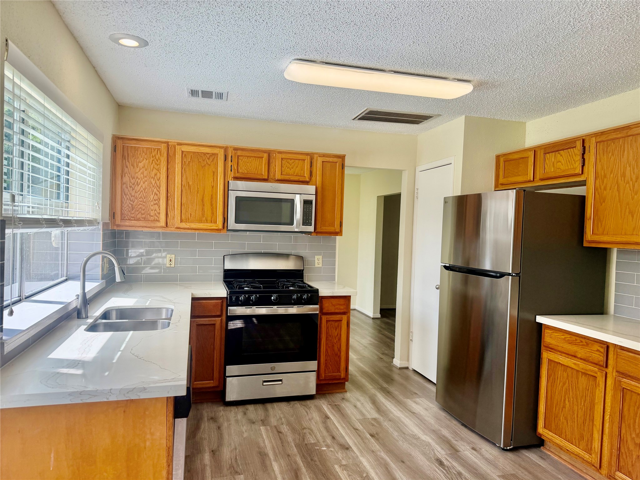 4819 Sunshine Drive Property Photo 1
