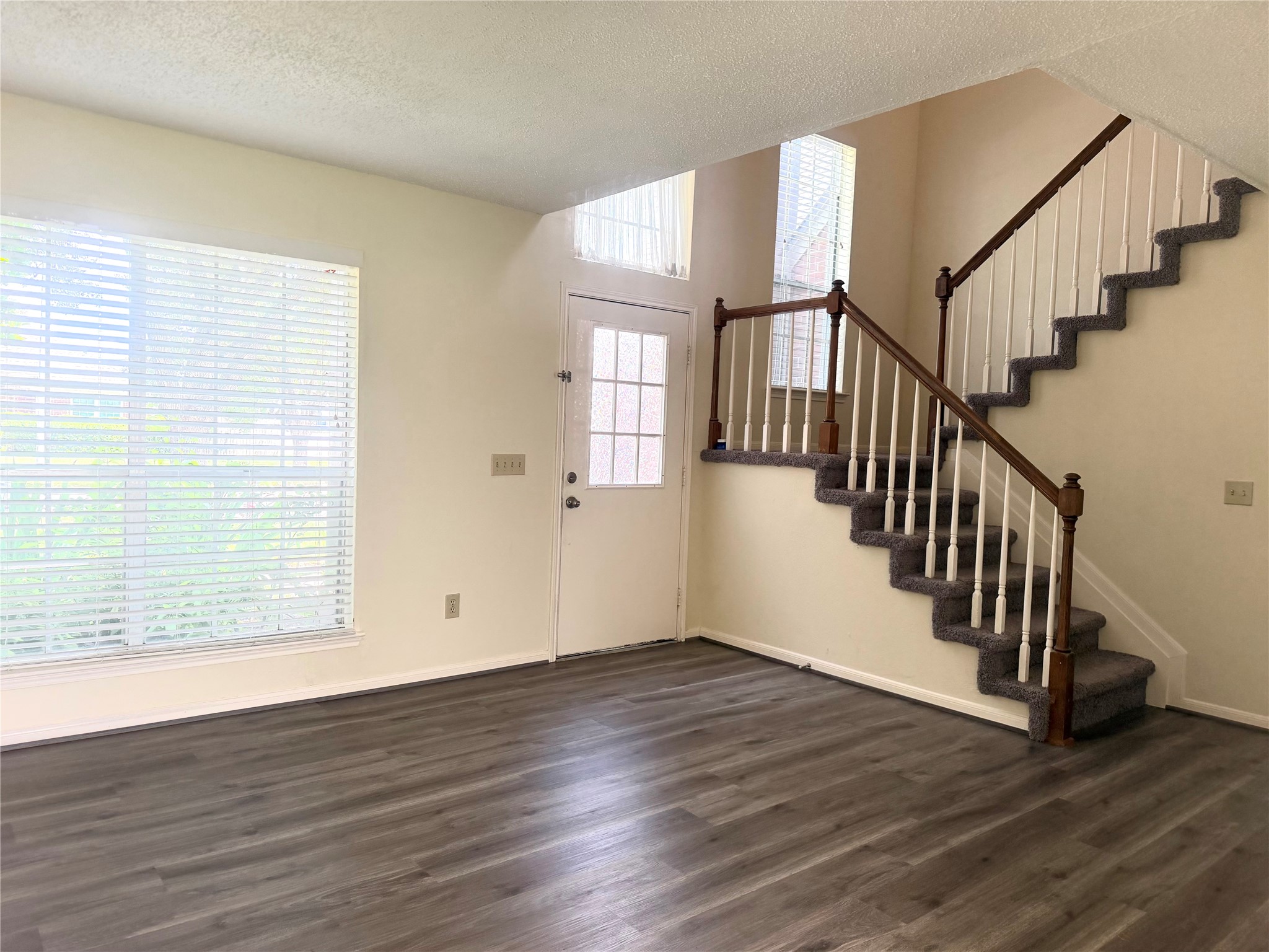 4819 Sunshine Drive Property Photo 3