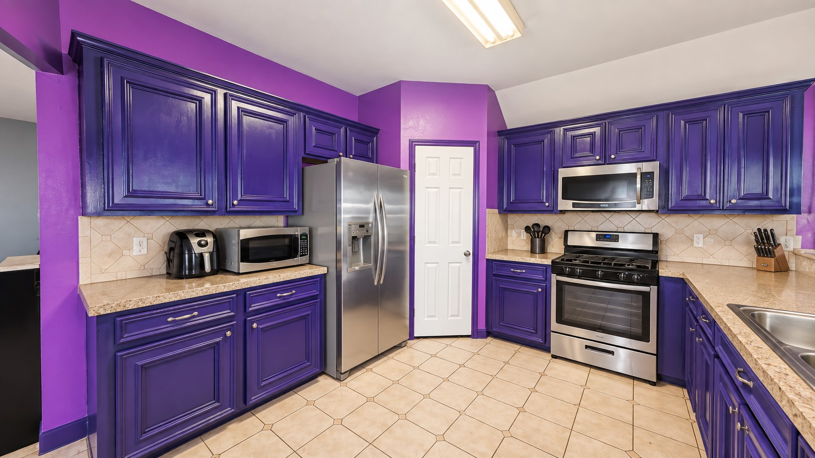10803 Alex Drive Property Photo 5