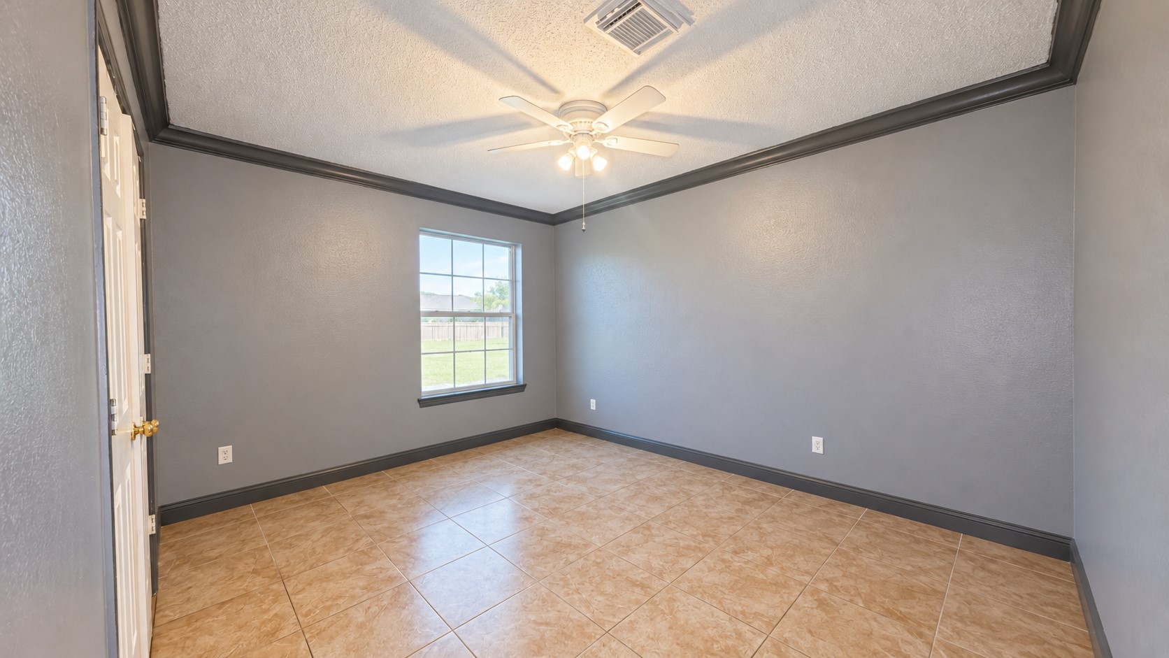 10803 Alex Drive Property Photo 8