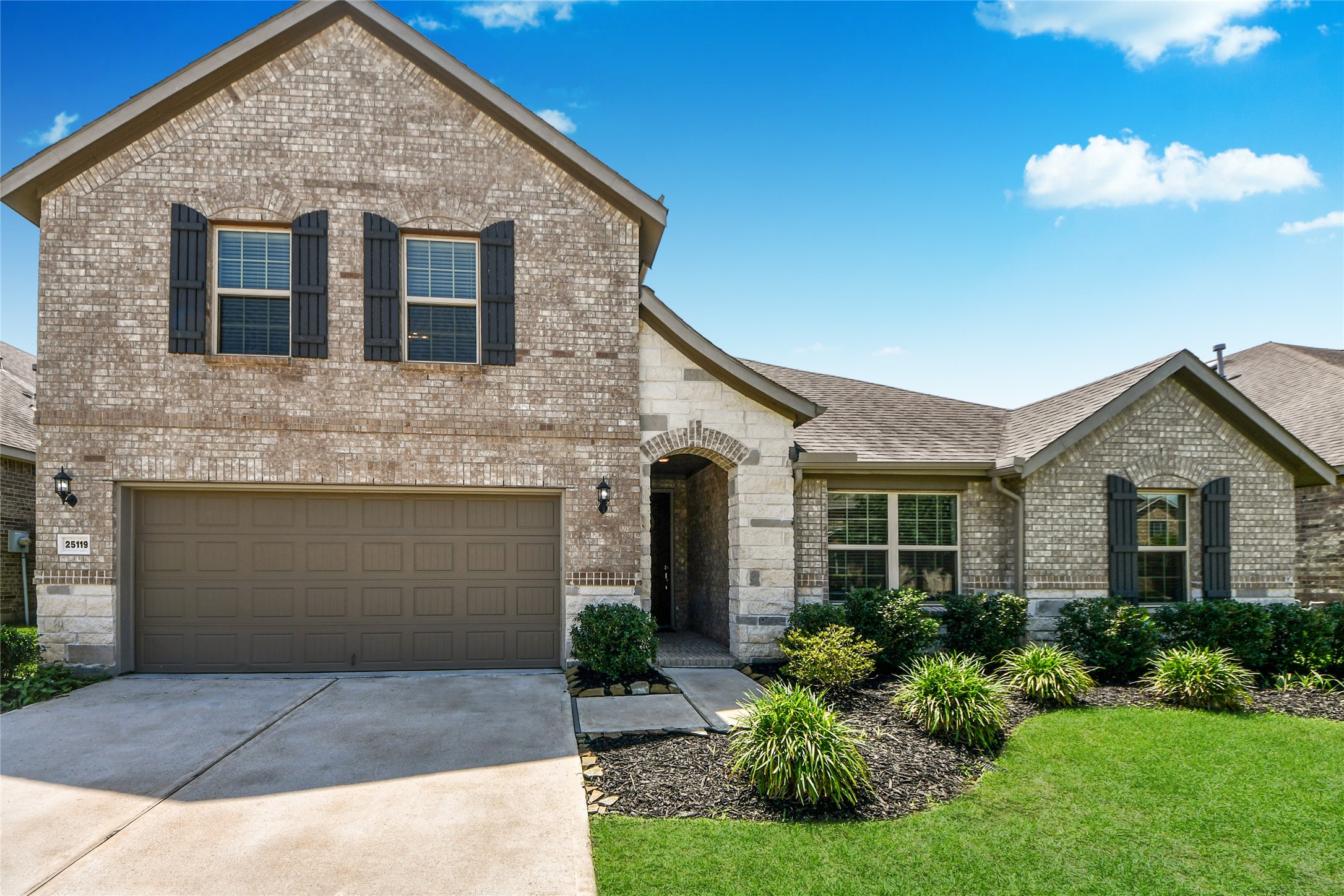 25119 Sundance Park Lane Property Photo 2