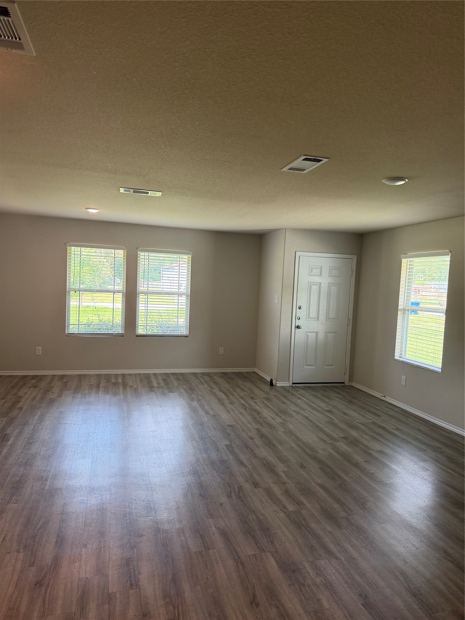 120 East Ash Street Property Photo 8