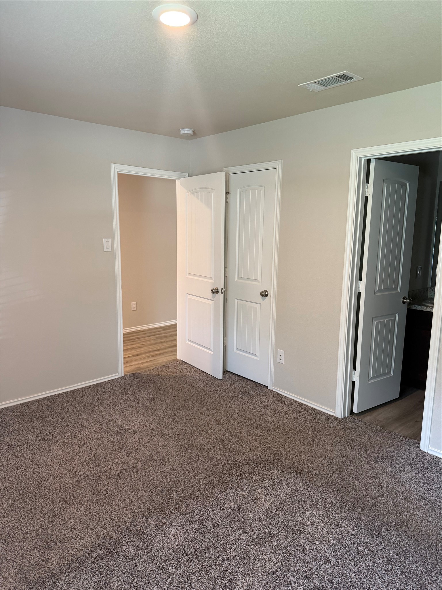120 East Ash Street Property Photo 18