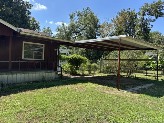 809 E Clark Avenue Property Photo 3