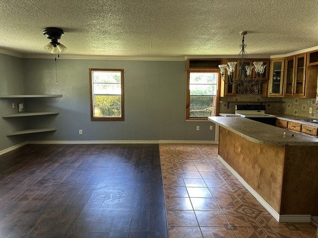 809 E Clark Avenue Property Photo 10