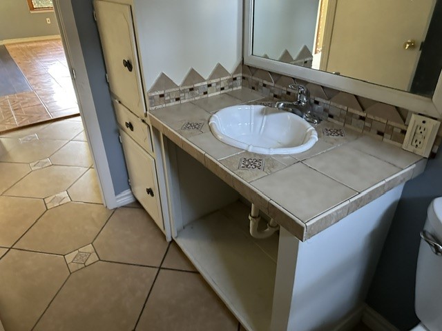 809 E Clark Avenue Property Photo 19