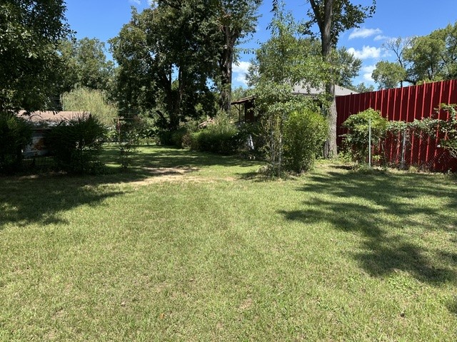 809 E Clark Avenue Property Photo 32
