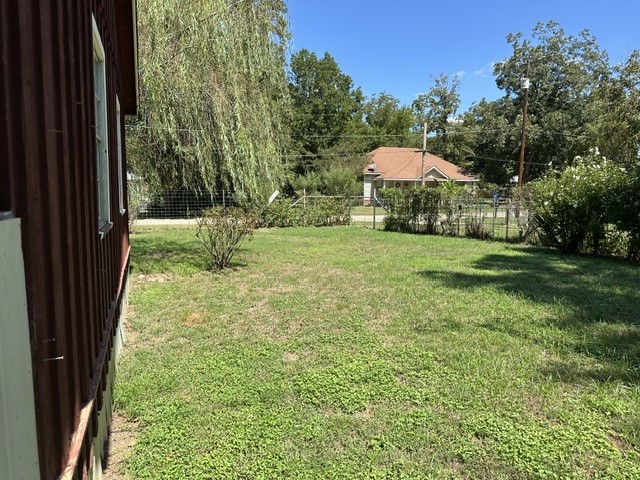 809 E Clark Avenue Property Photo 39