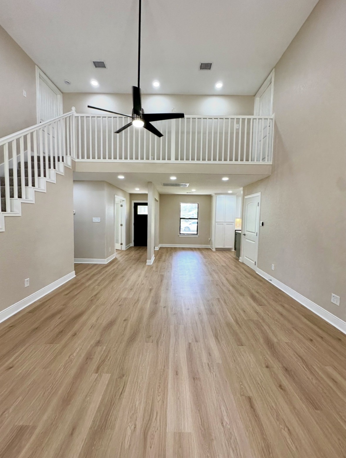 248 Canterbury Drive Property Photo 3
