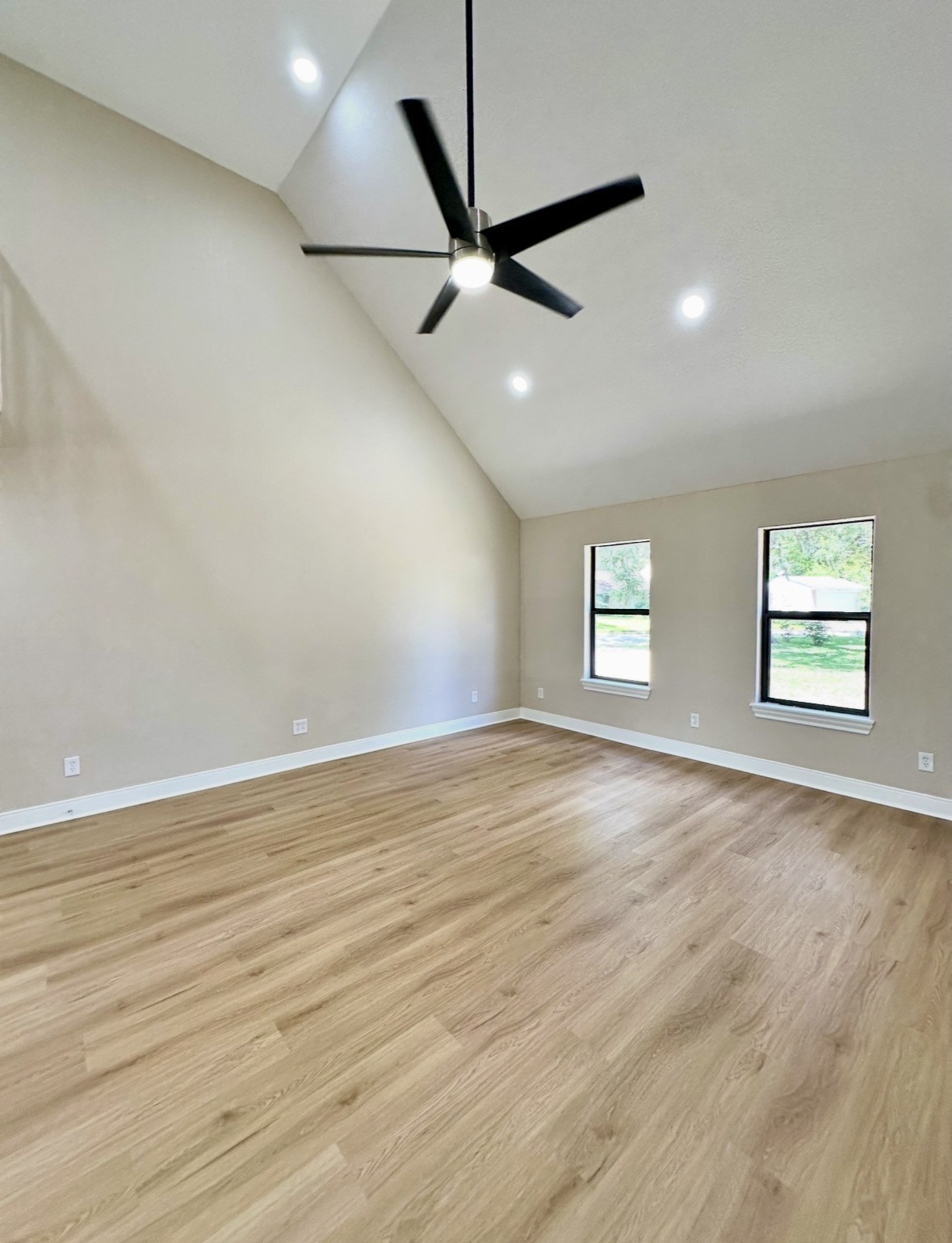 248 Canterbury Drive Property Photo 4