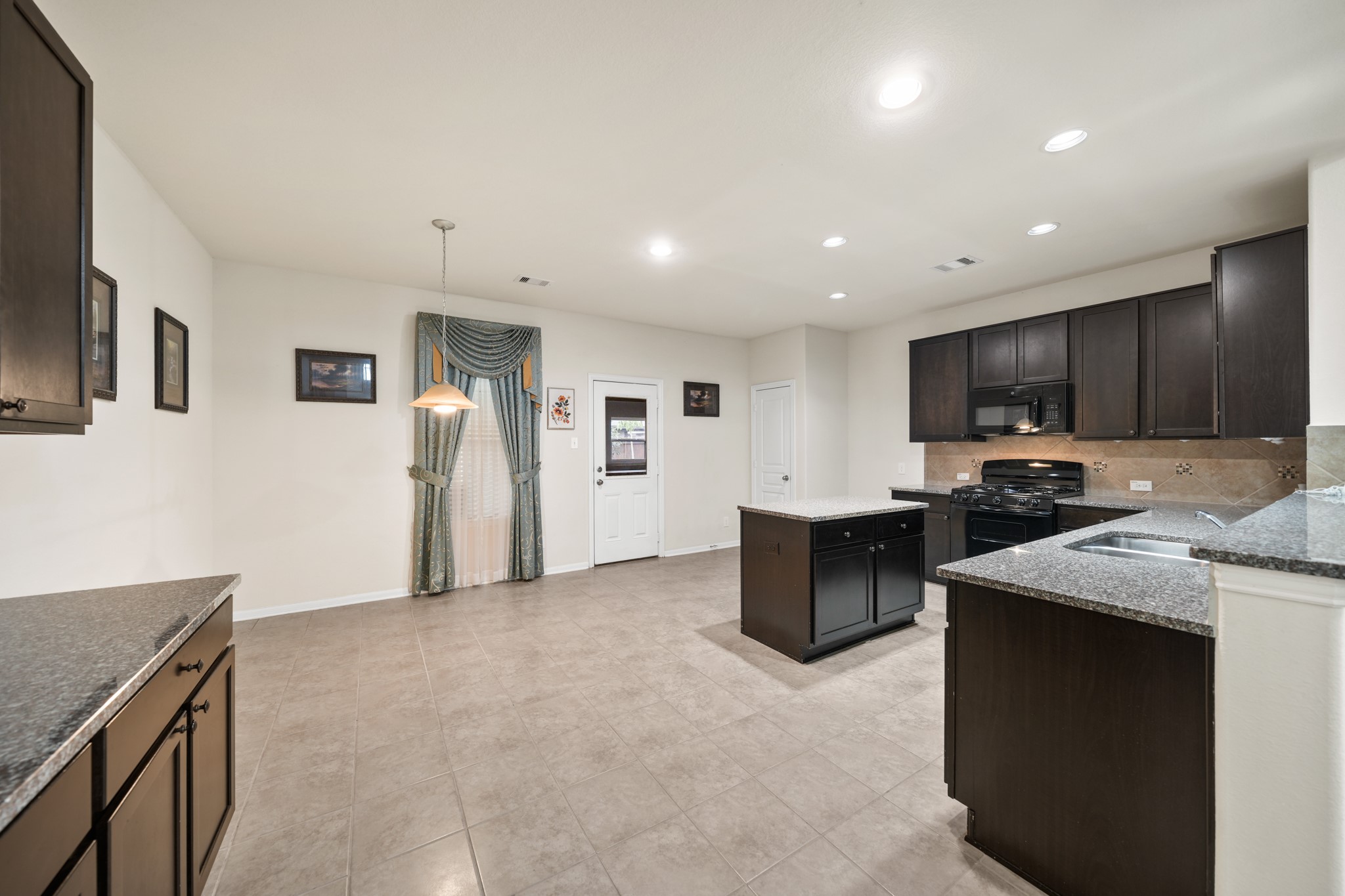 8306 Sunstone Court Property Photo 4