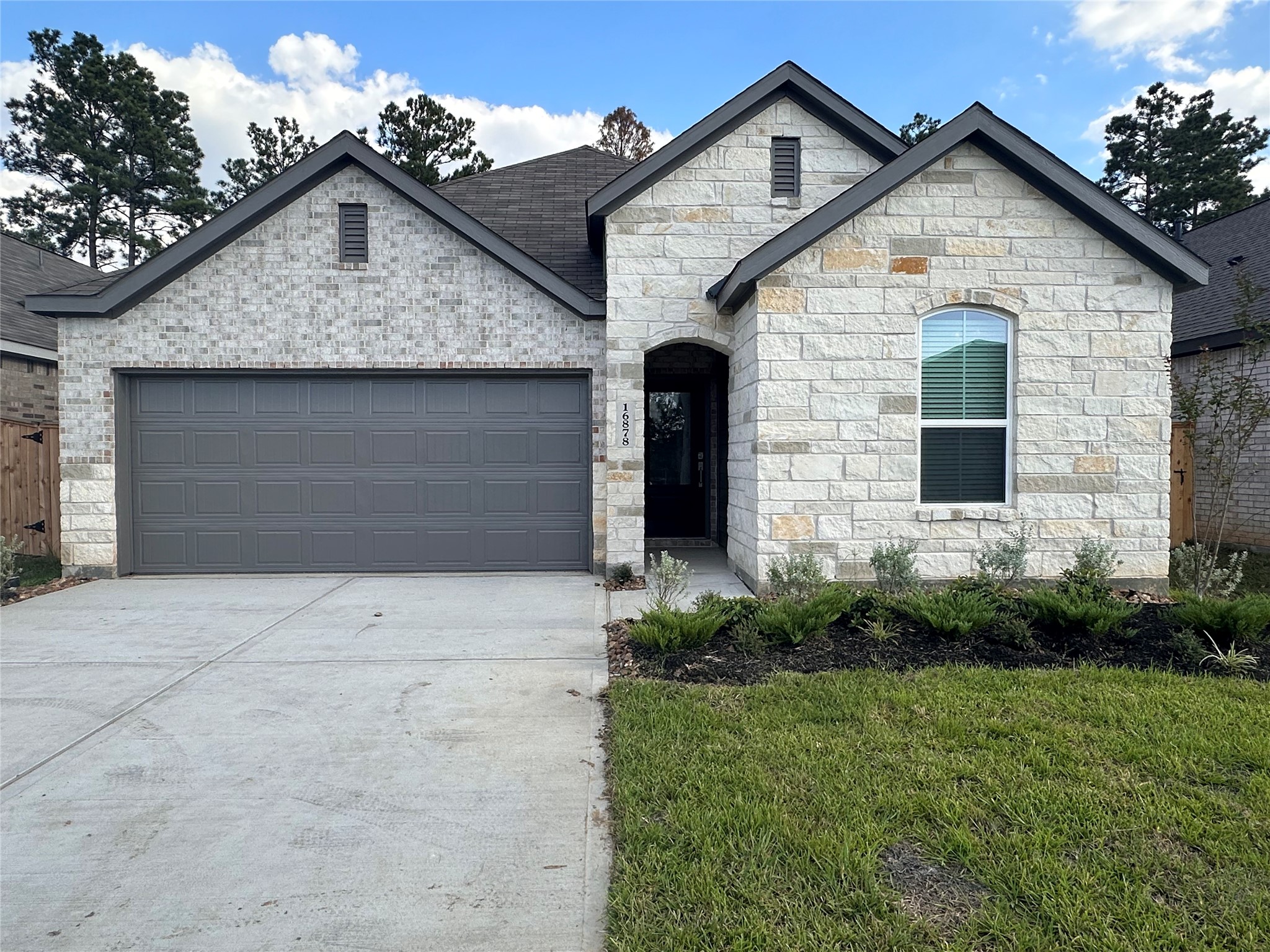 16878 Buckwood Trail Property Photo 1