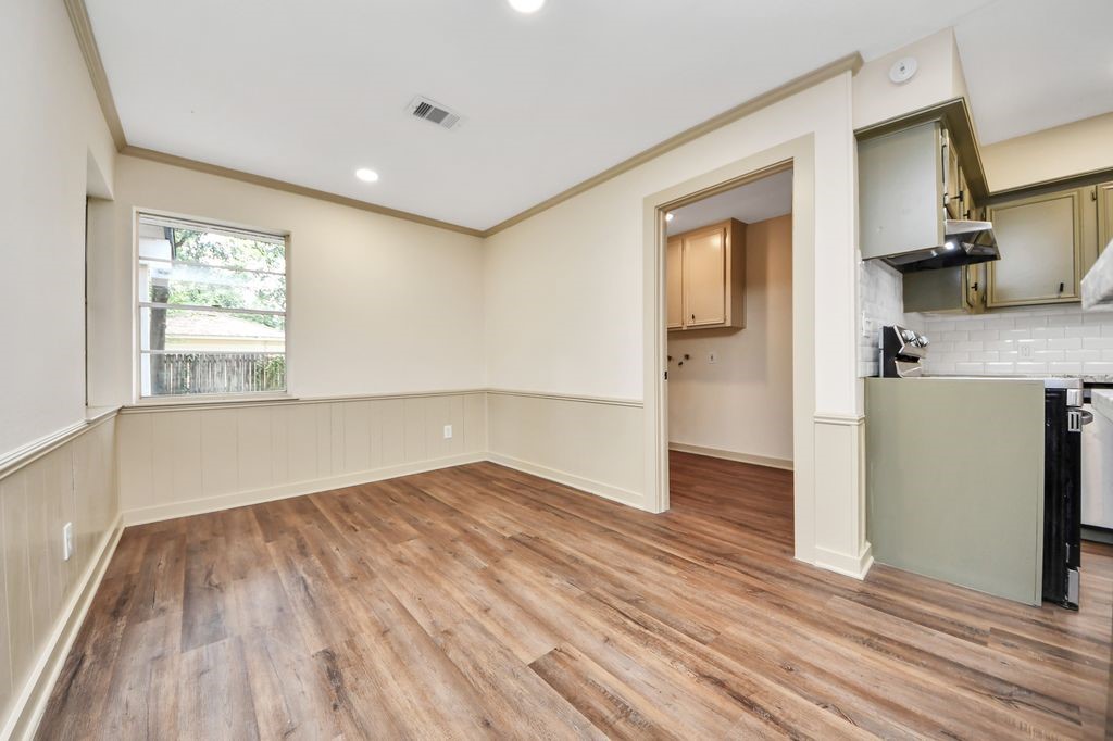 5731 Lodge Creek Drive Property Photo 11
