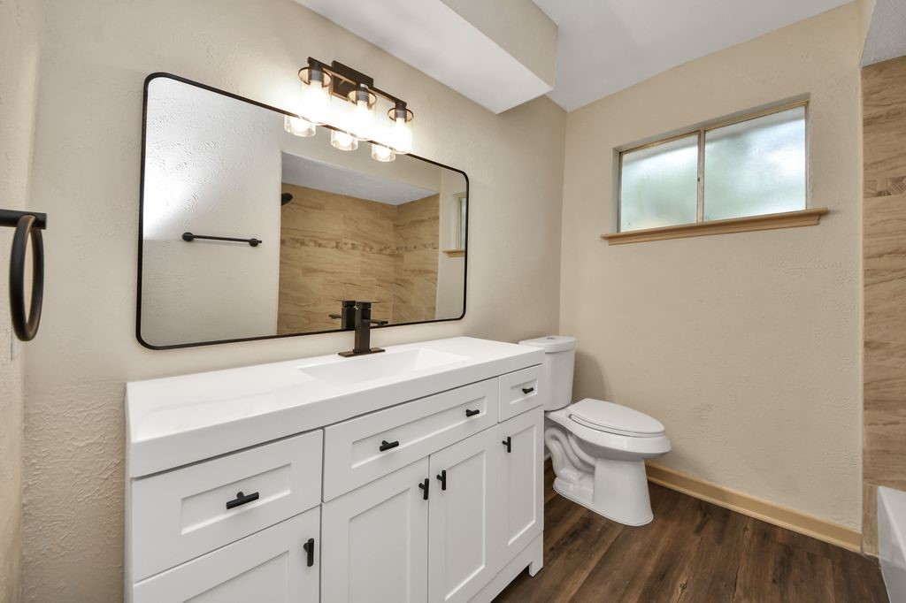 5731 Lodge Creek Drive Property Photo 22
