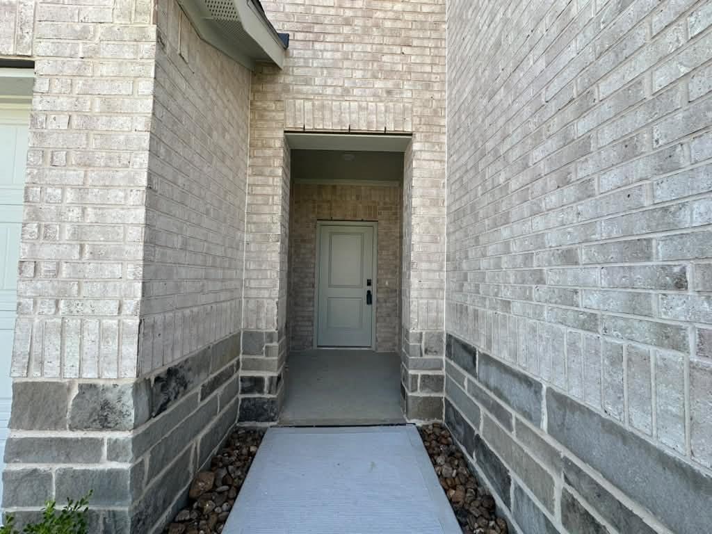 22015 Messina Springs Drive Property Photo 2